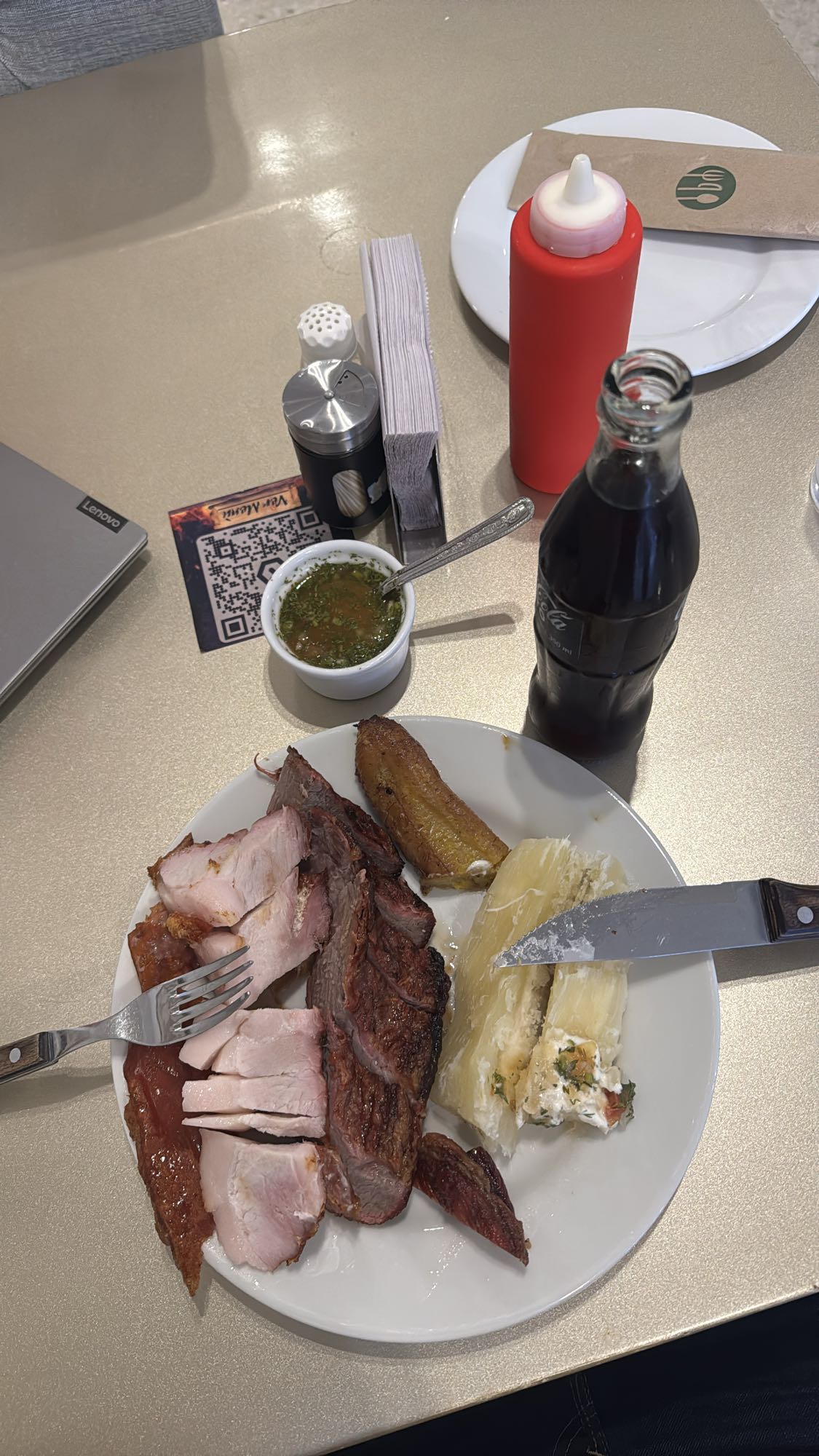 Plato mixto con yuca