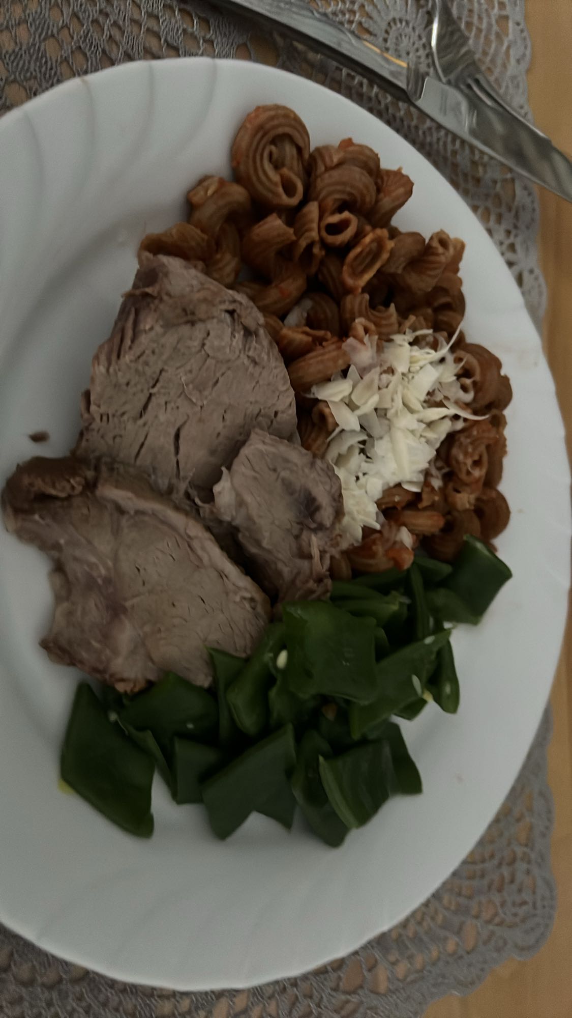 Rindfleisch mit Vollkornnudeln