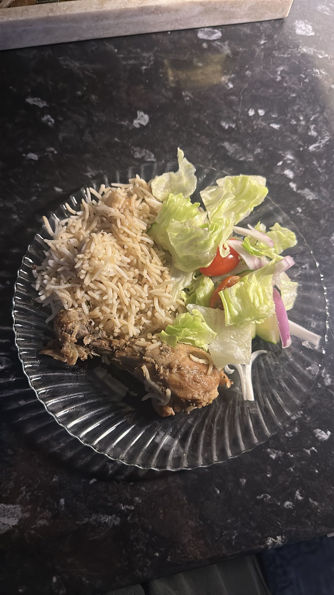 Kyckling med ris och sallad