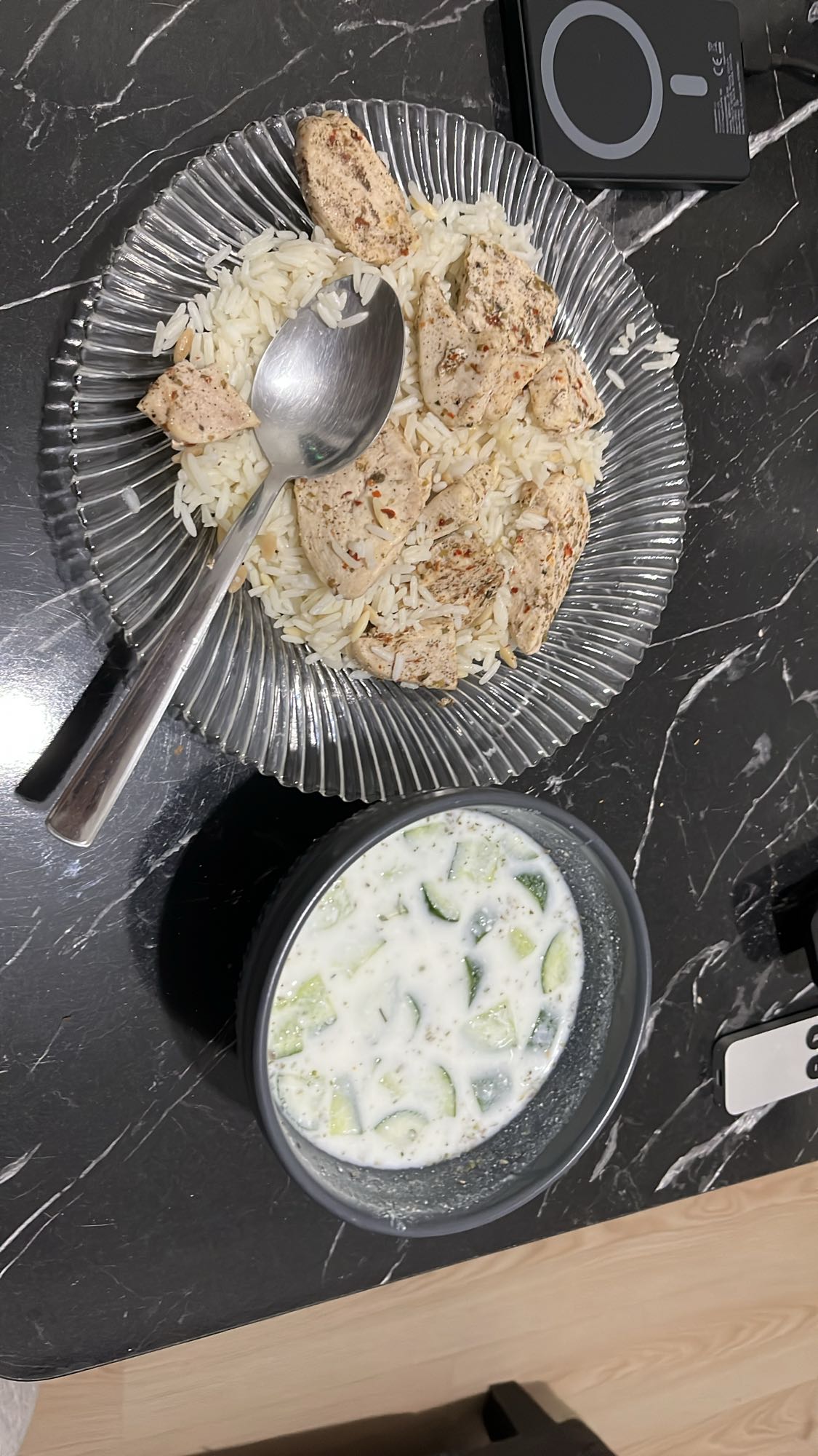 Tavuklu pilav ve cacık