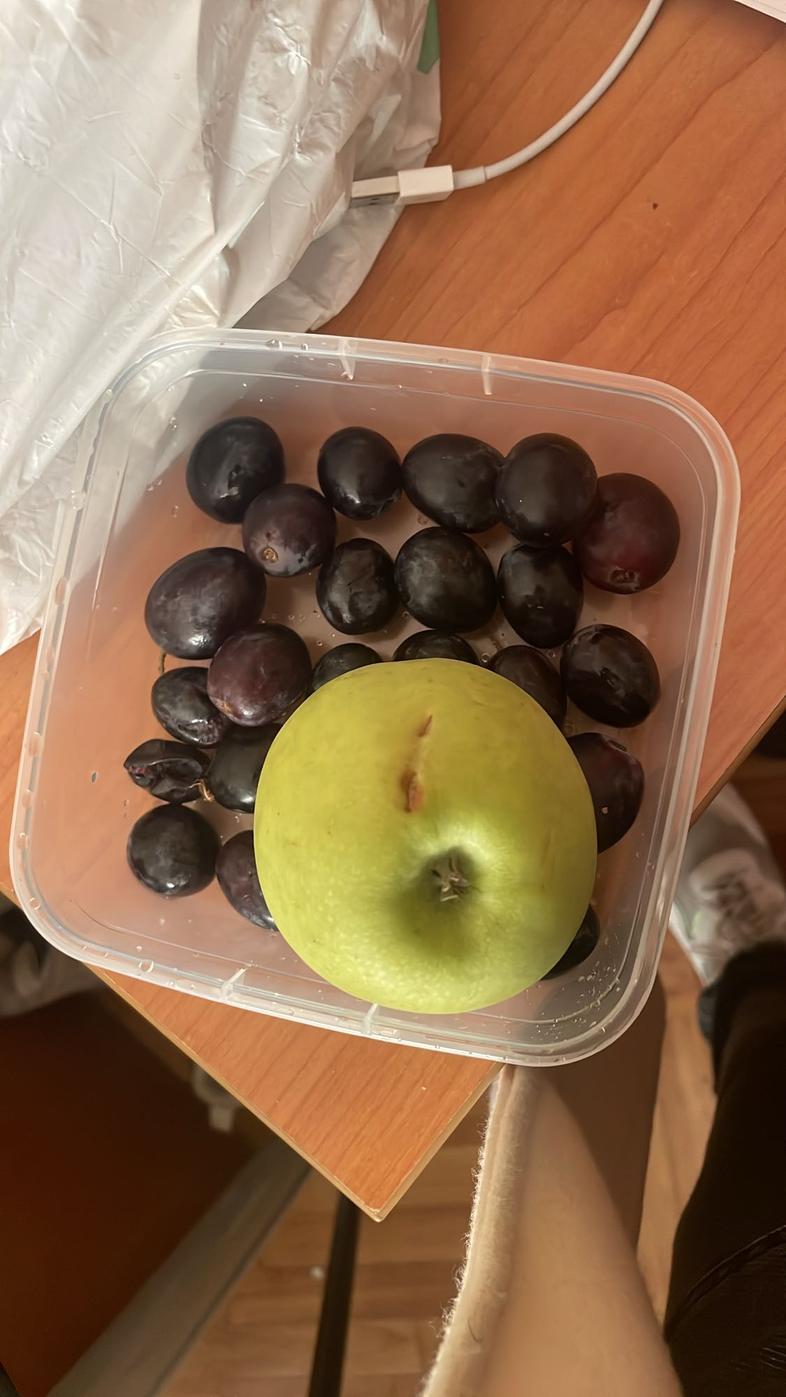 Apple and Grapes Snack