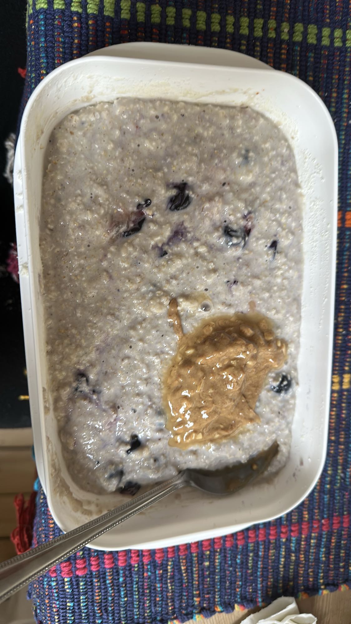 Havregrynsgröt med bär & jordnötssmör