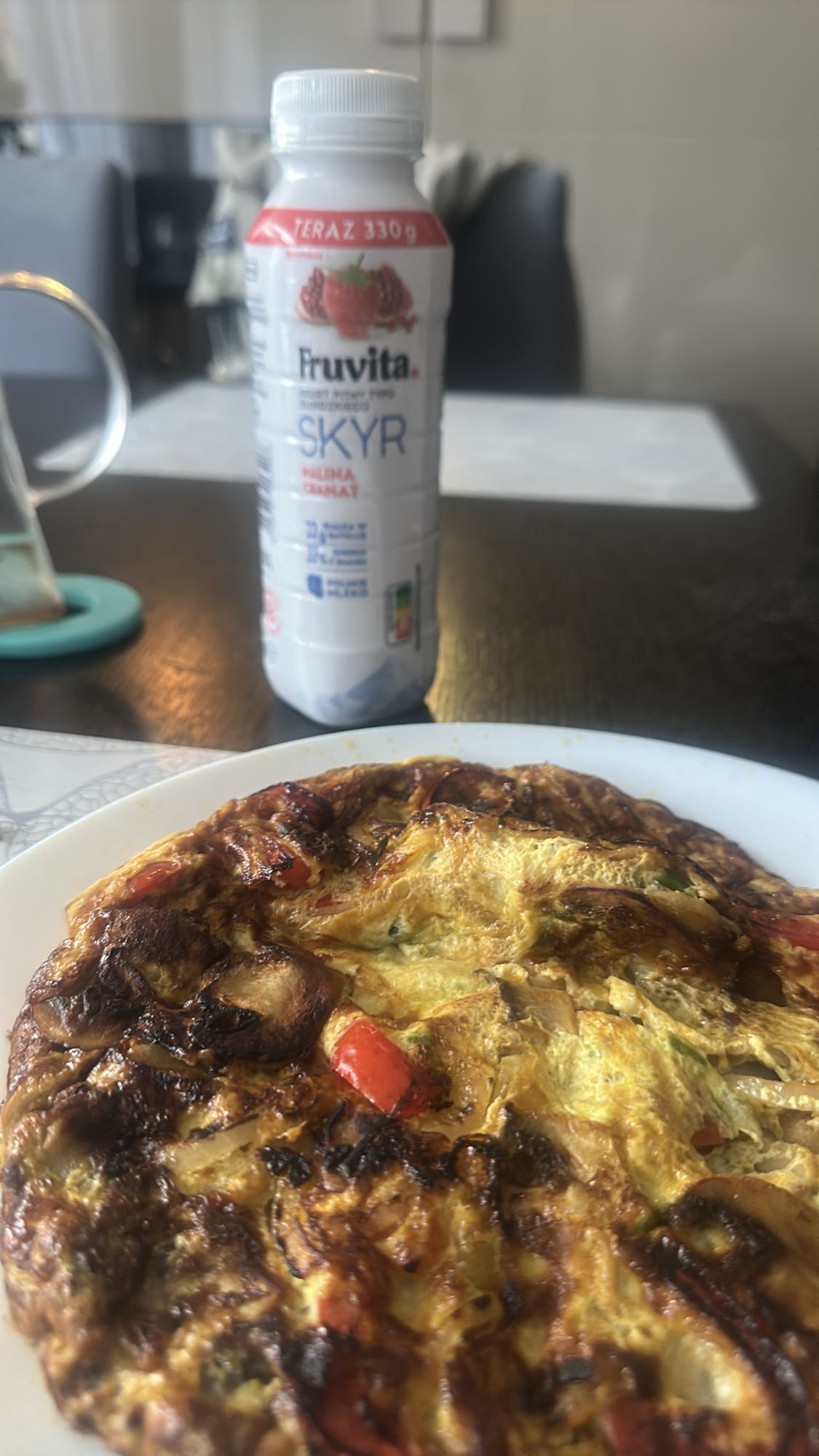 Omlet z warzywami i skyrem