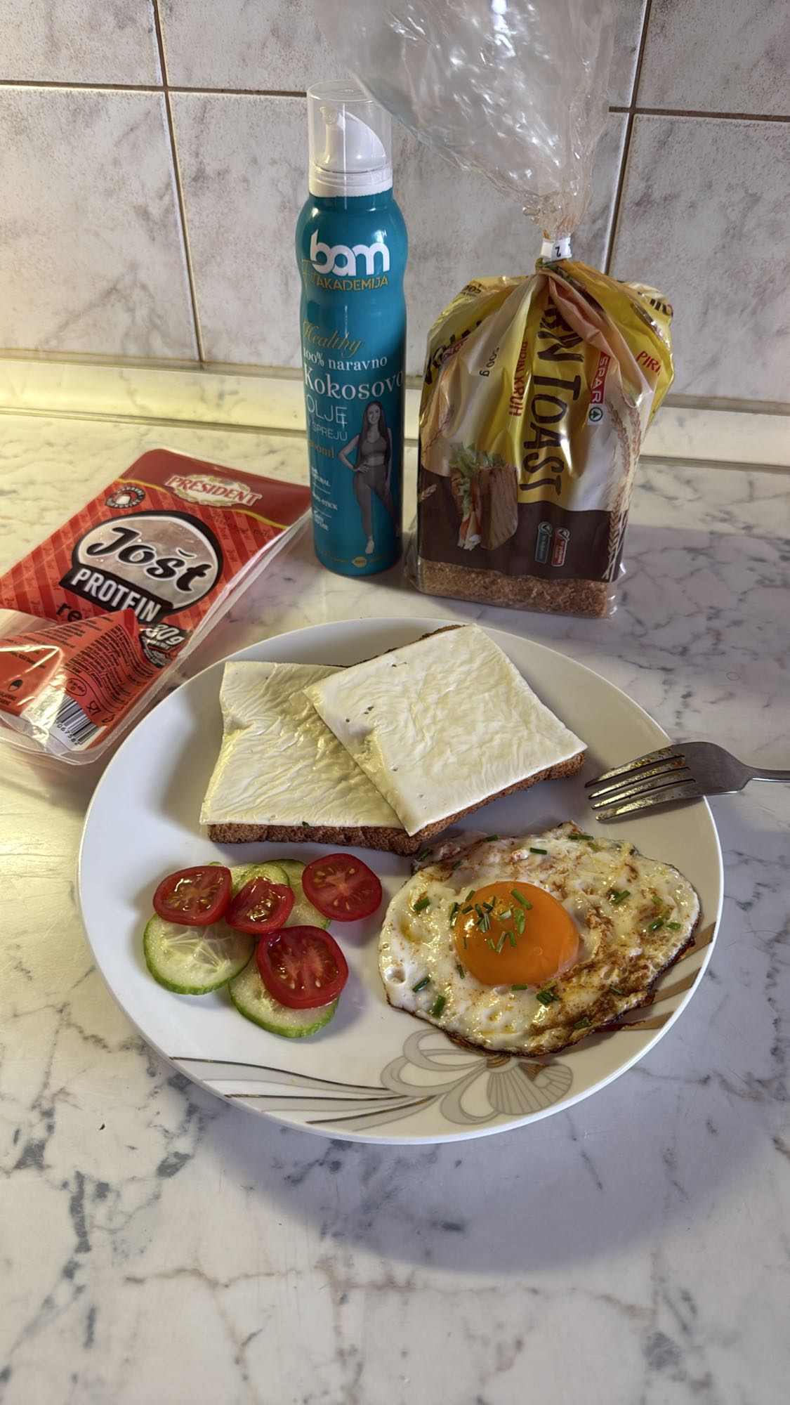 Egg Toast with Veggies