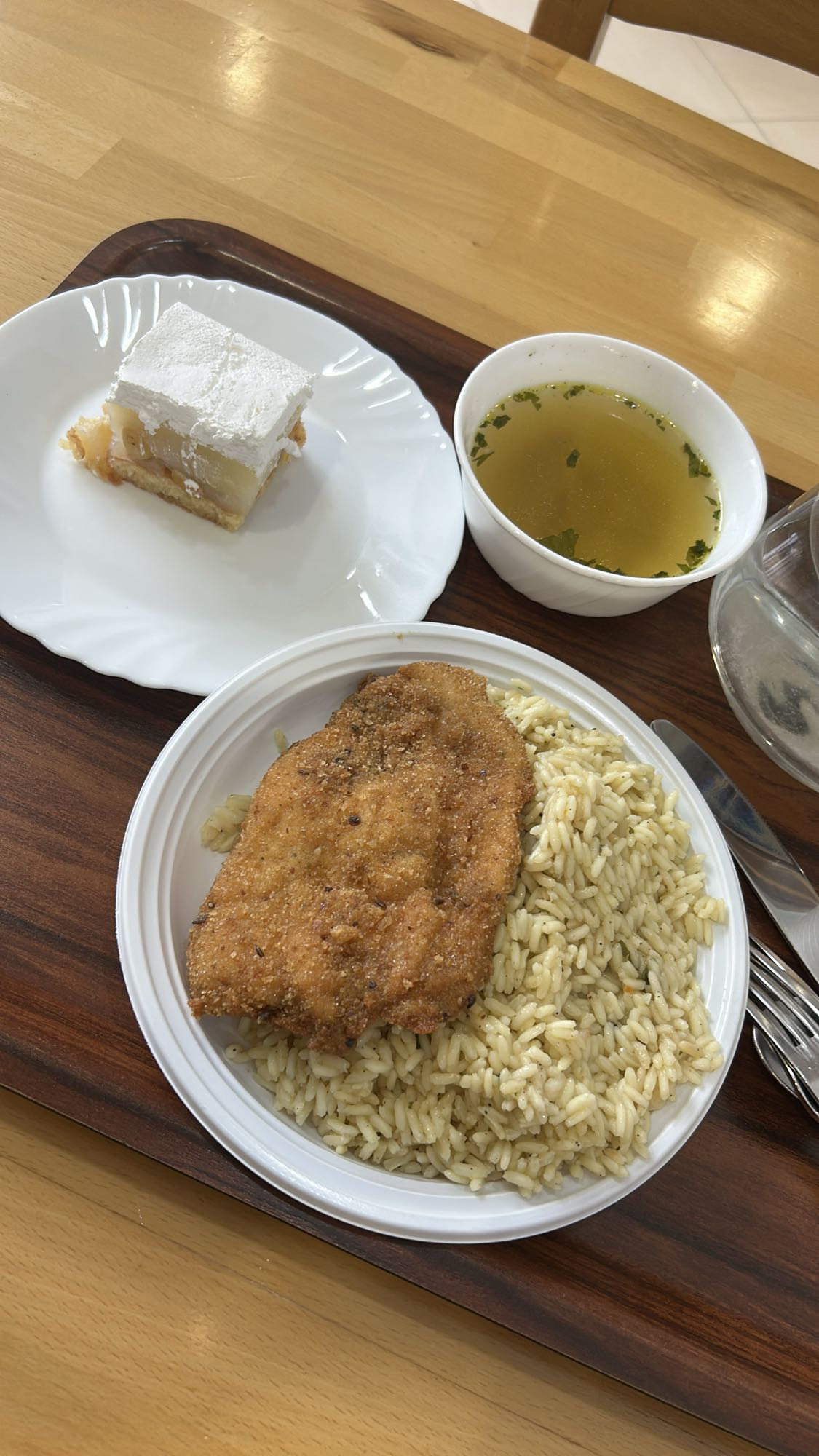 Pohovani pileći file sa rižom