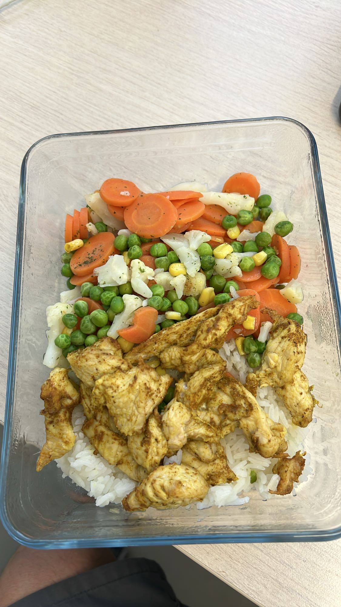 Kurczak z ryżem i warzywami