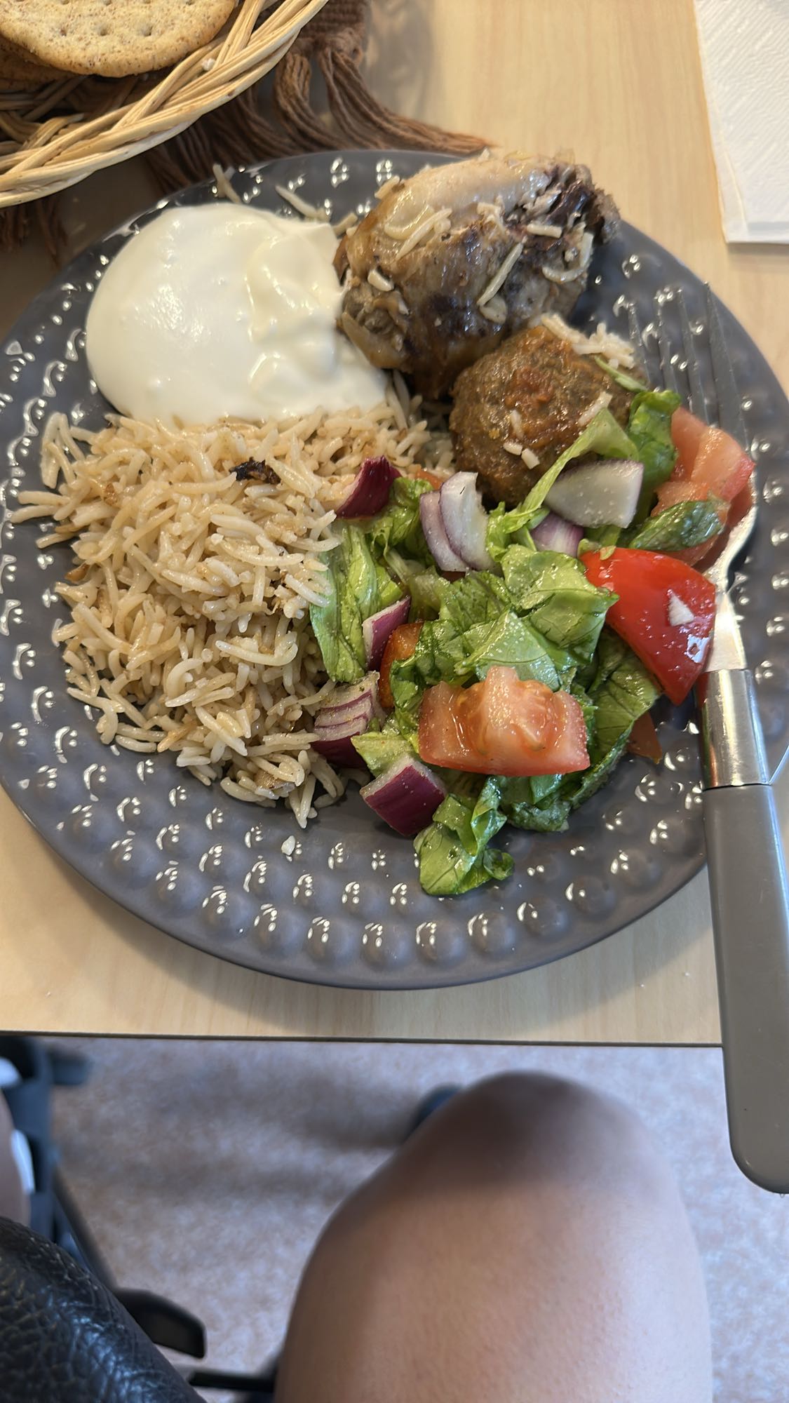 Kyckling med ris och sallad