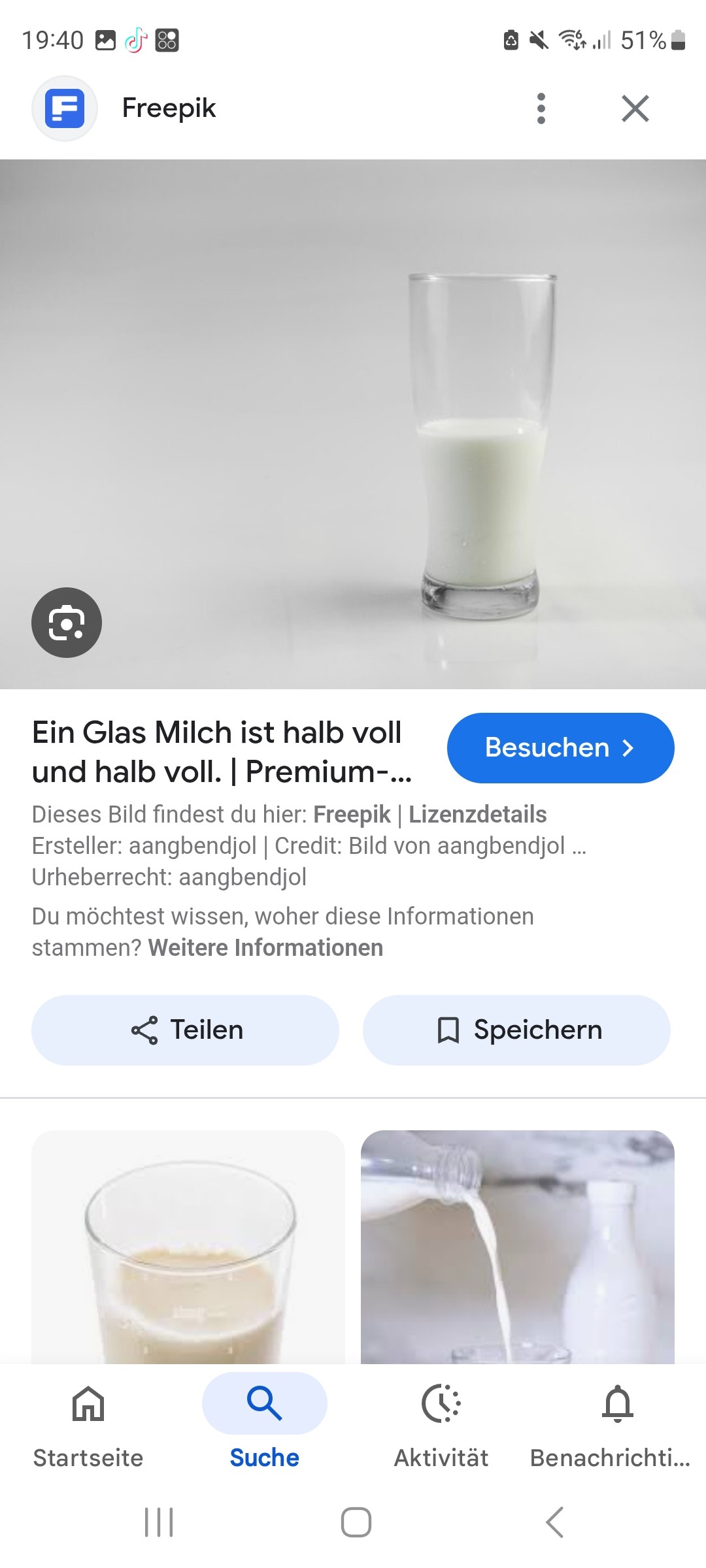Halbes Glas Milch