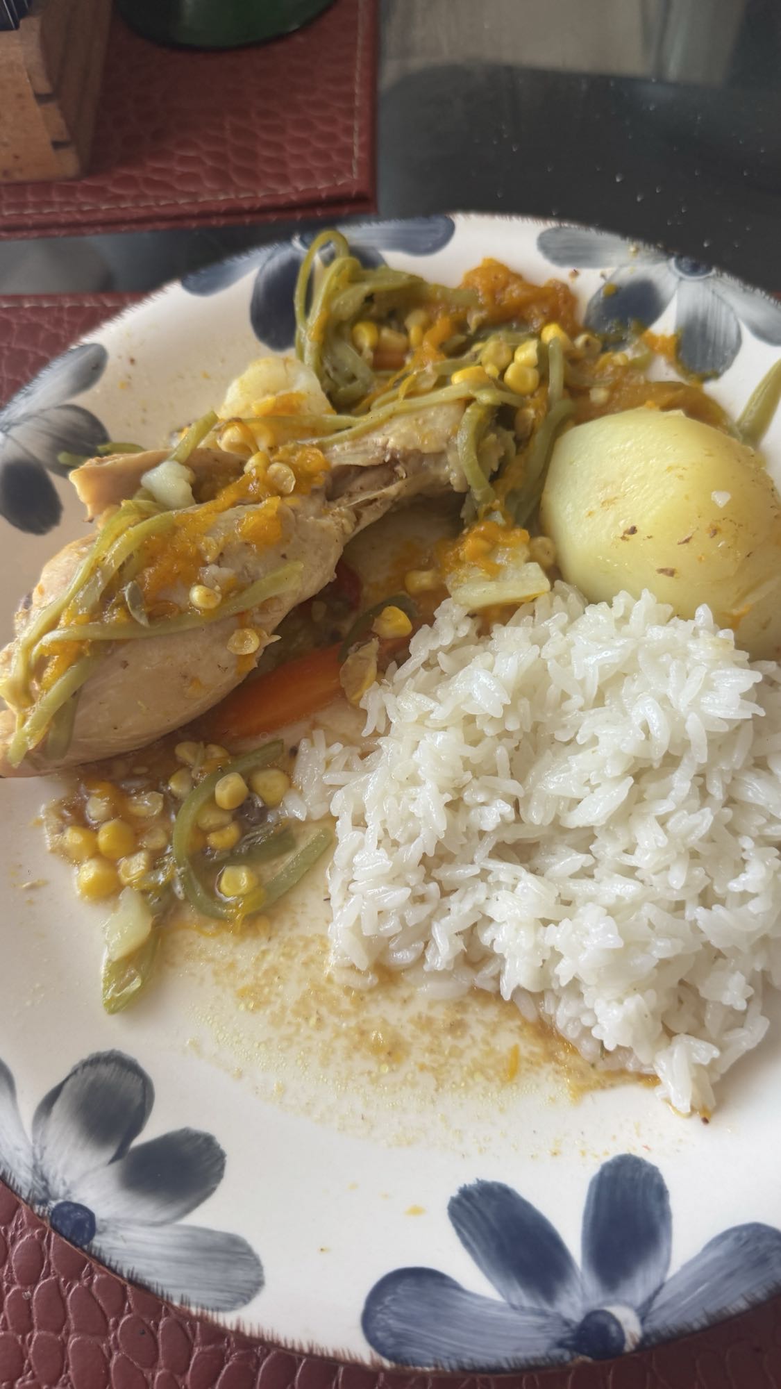 Pollo con arroz y verduras