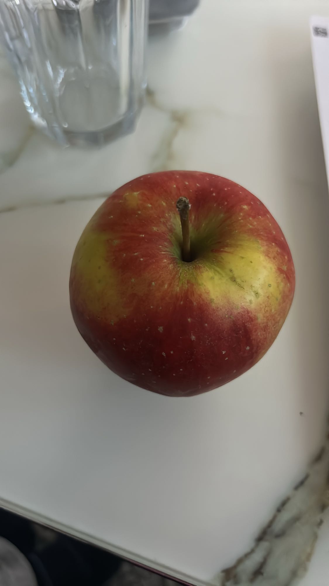 Äpple