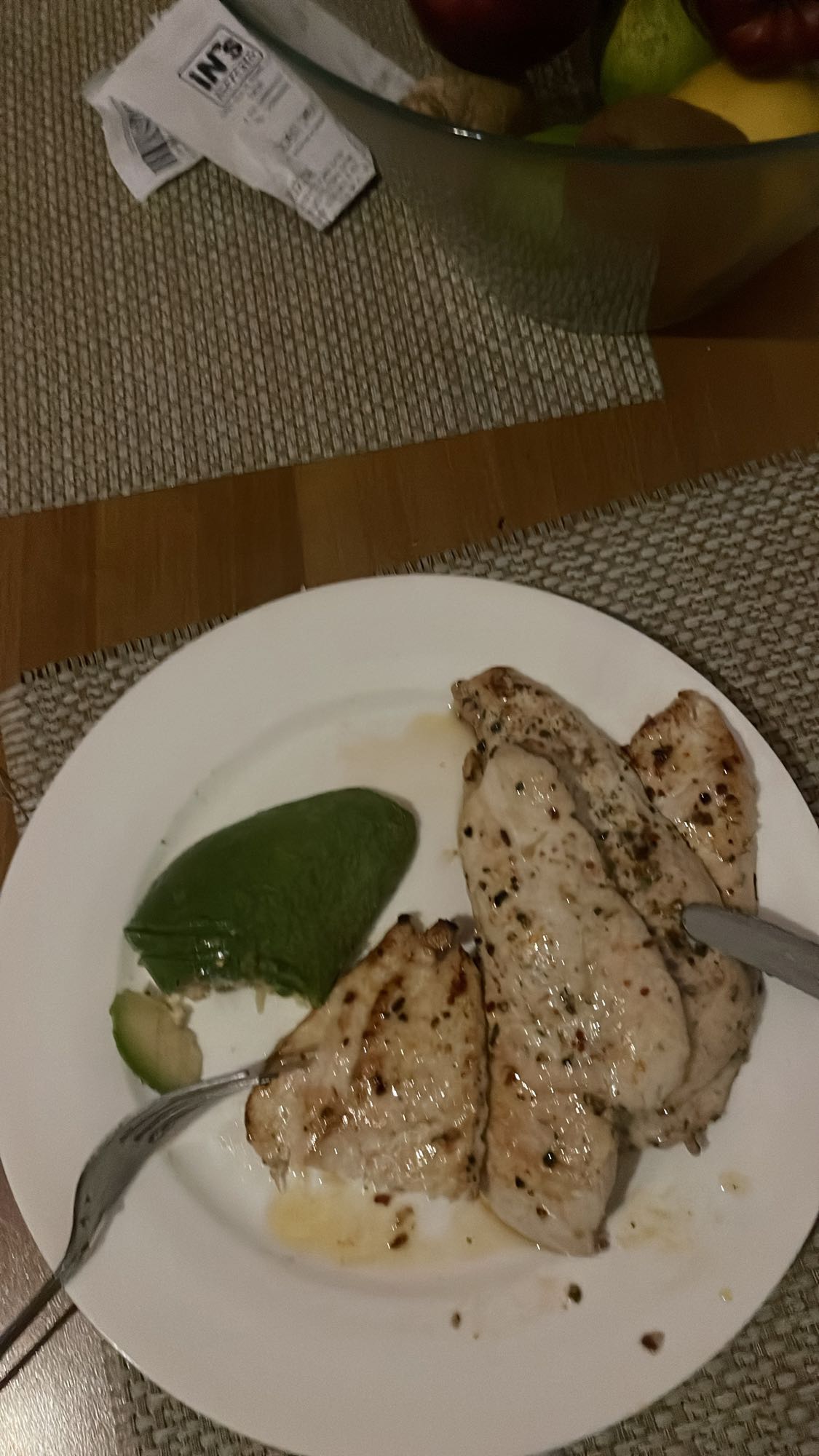 Grilled Chicken & Avocado