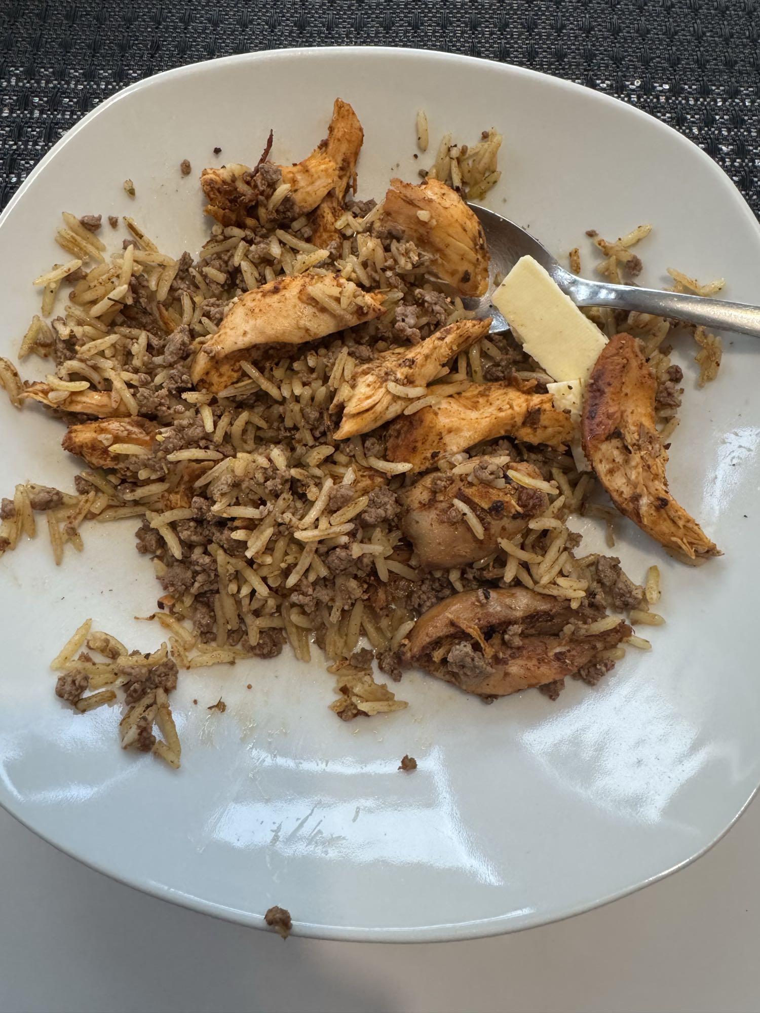 Reis mit Hackfleisch und Hähnchen