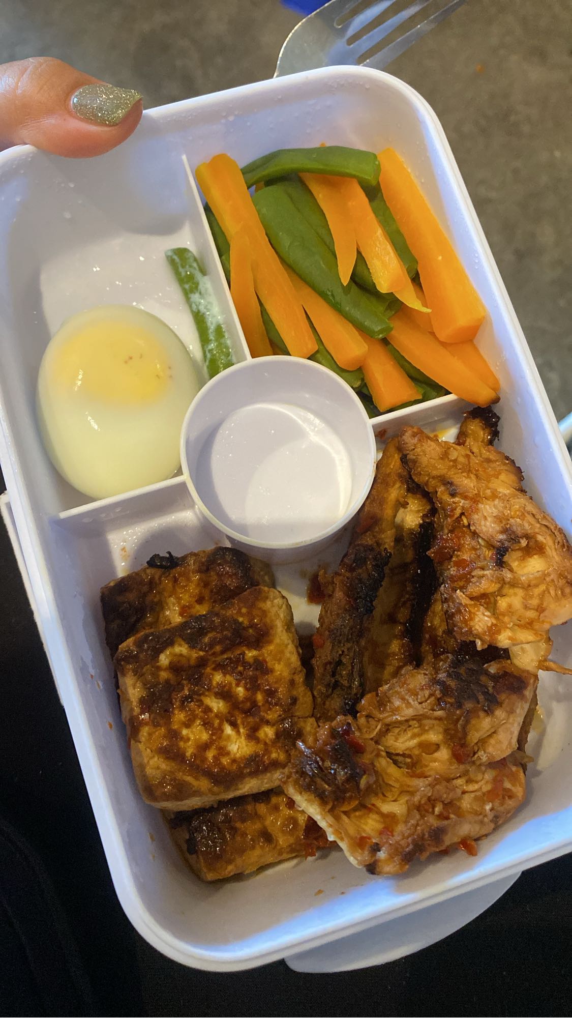 Ayam, tahu, telur, sayur