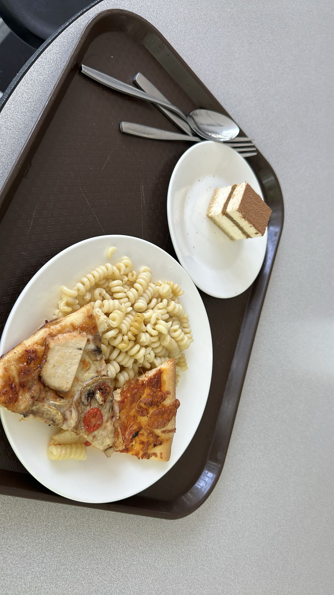 Pizza, pasta, tiramisu