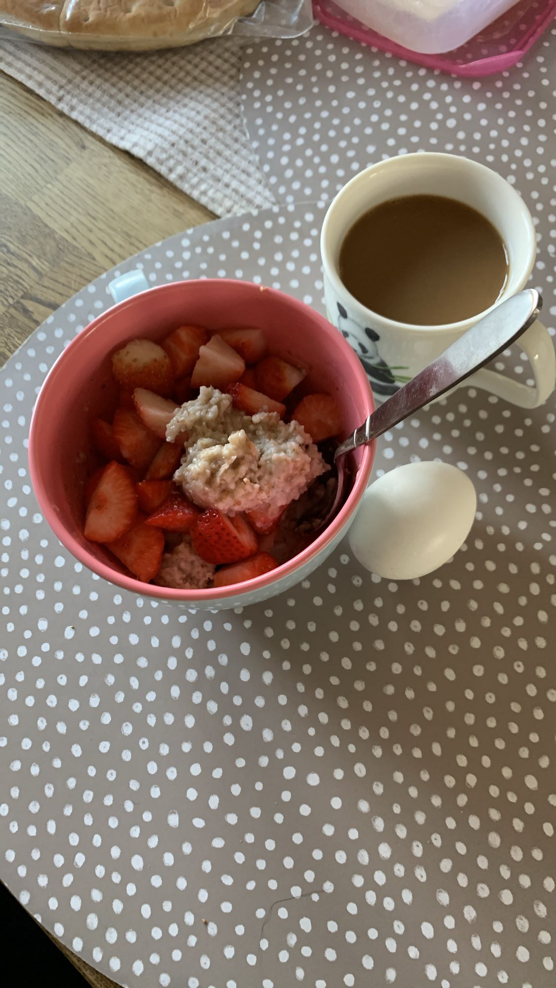 Havregrynsgröt med jordgubbar