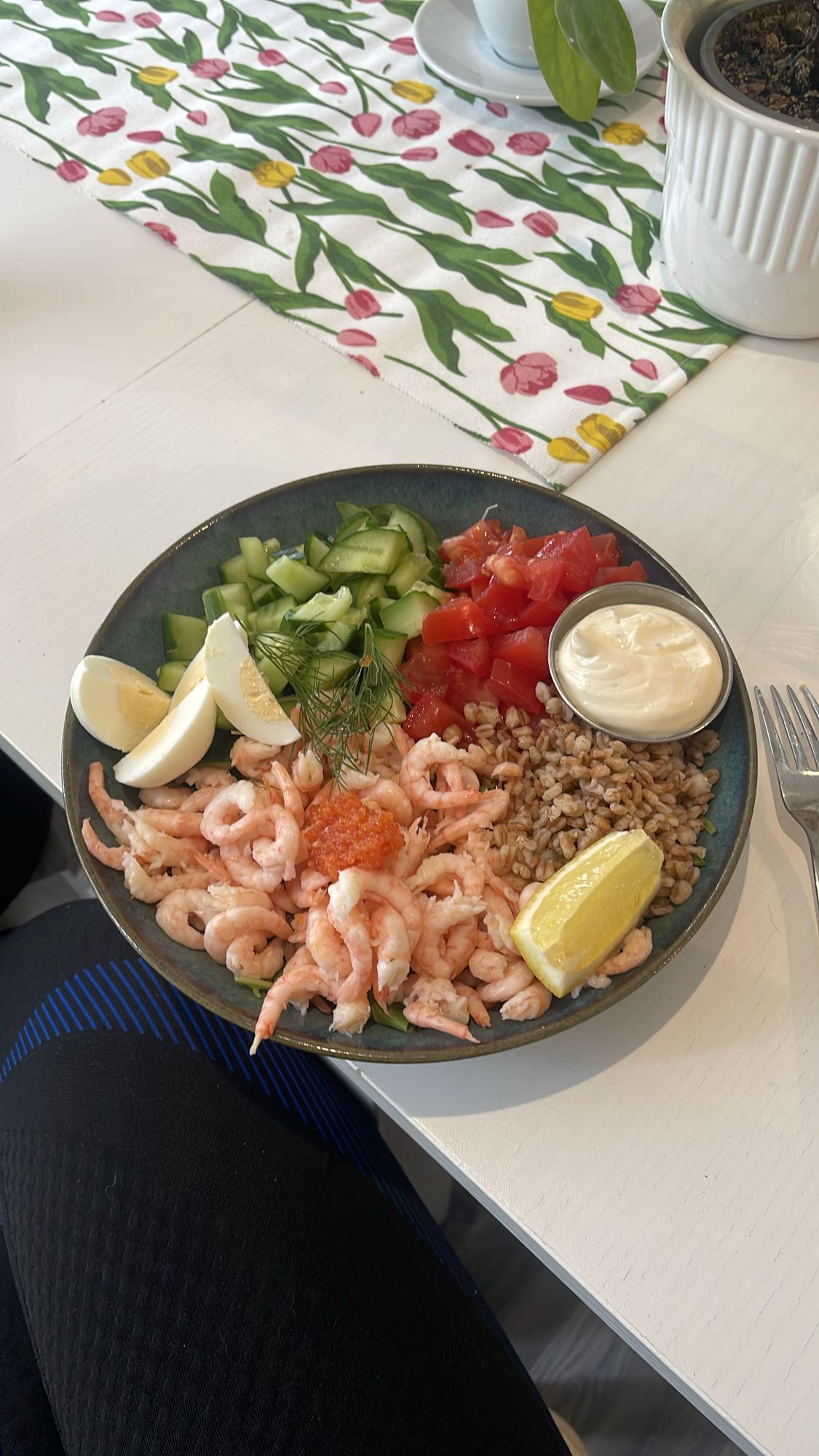 Räksallad med ägg & korn