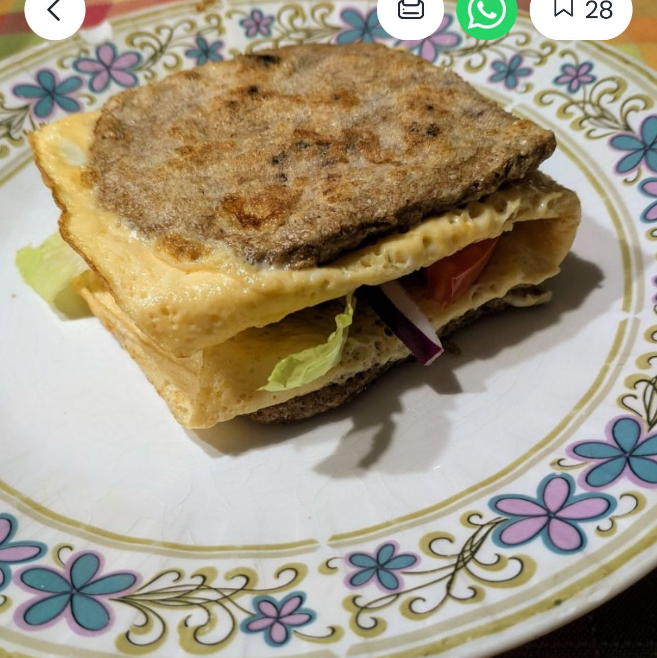Sándwich de huevo y verduras