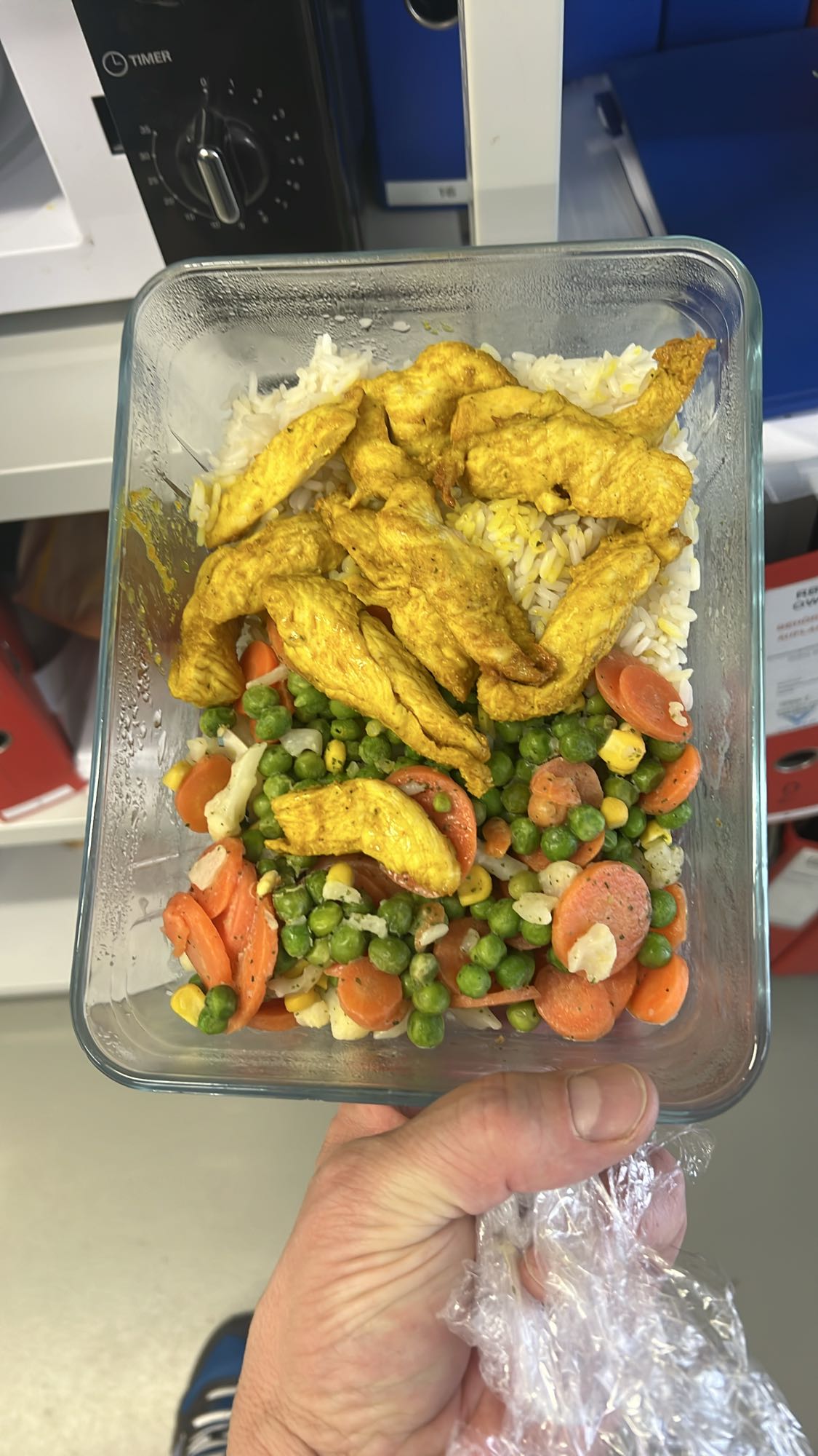 Kurczak z ryżem i warzywami