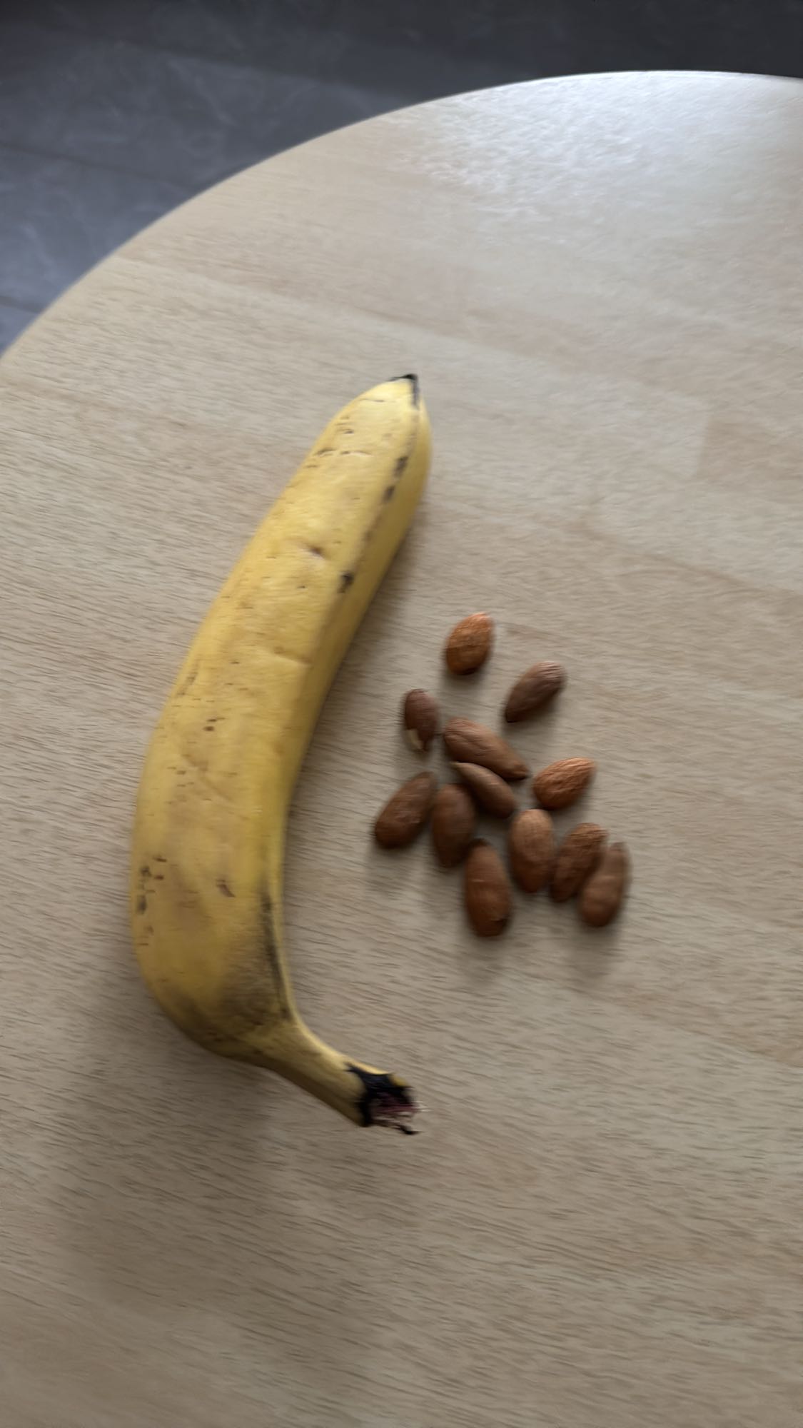 Banane mit Mandeln
