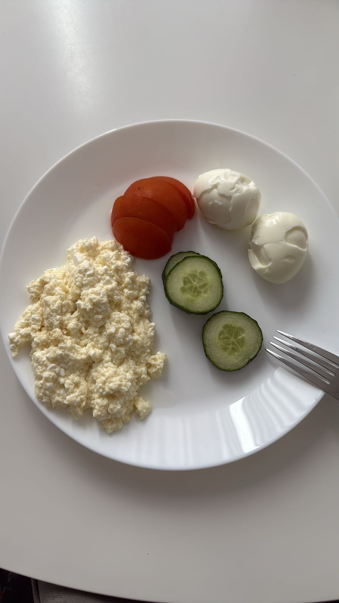 Eggs, cottage cheese, veggies