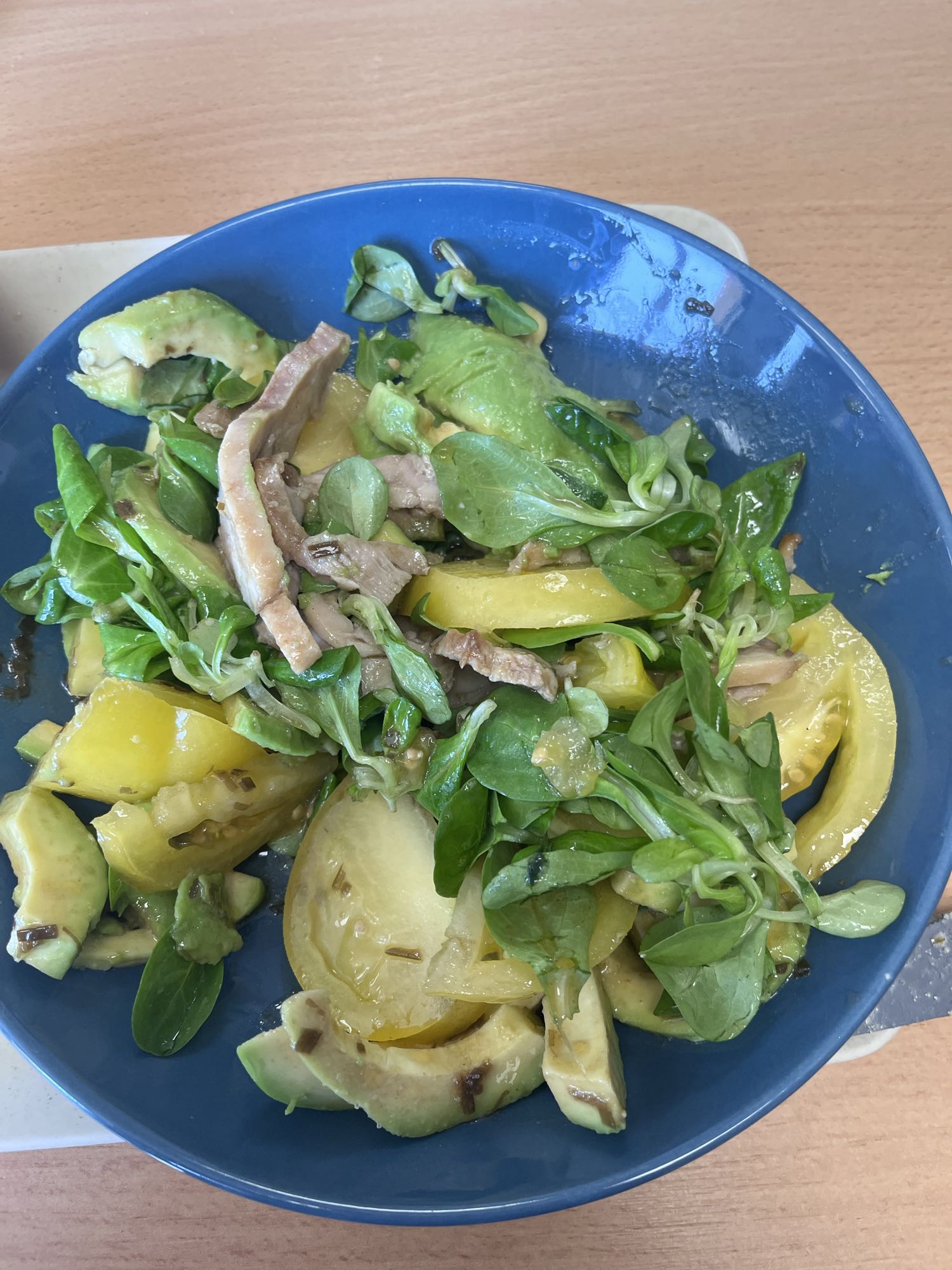 Salade avocat et boeuf