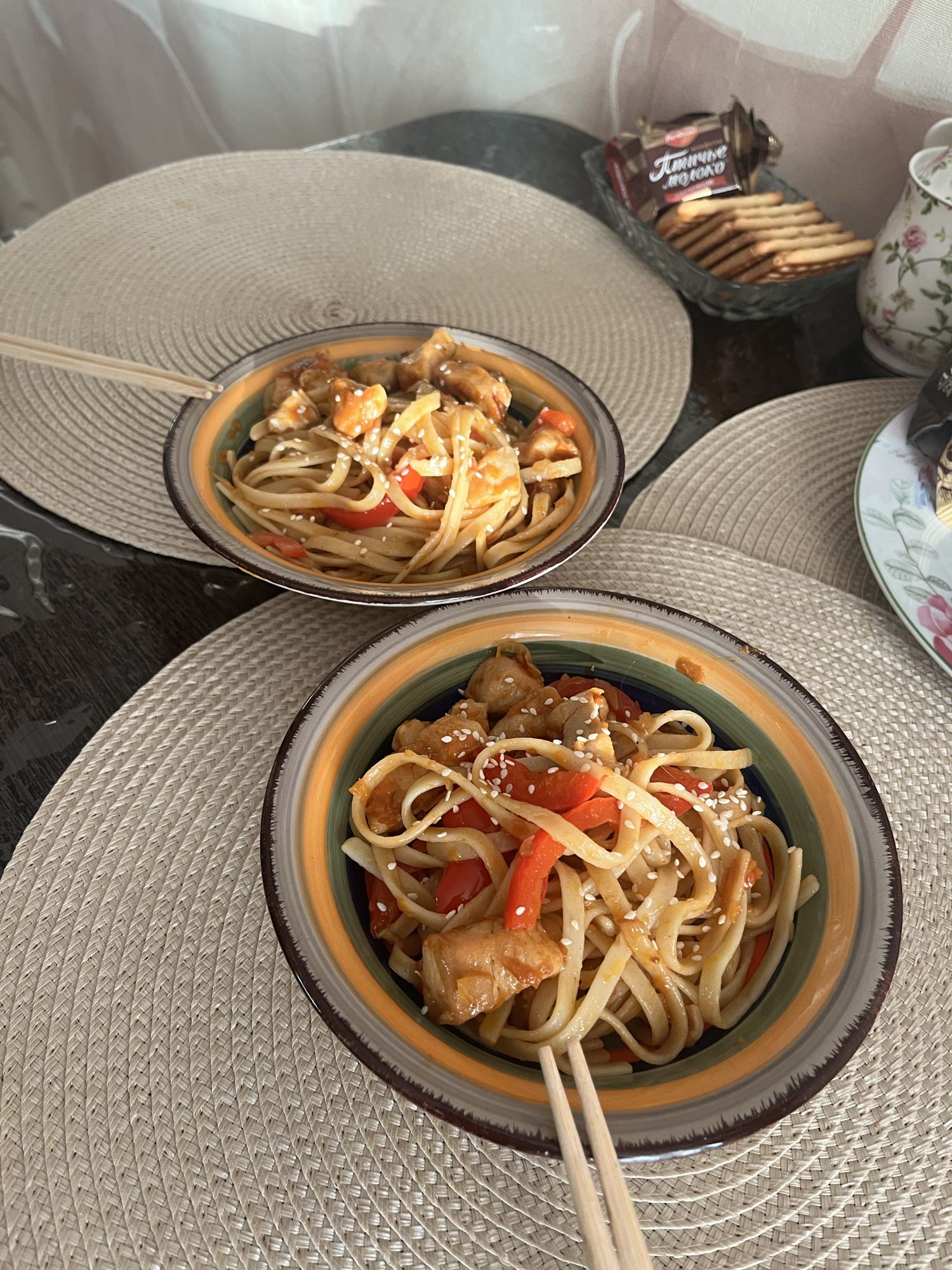 Лапша с курицей и овощами