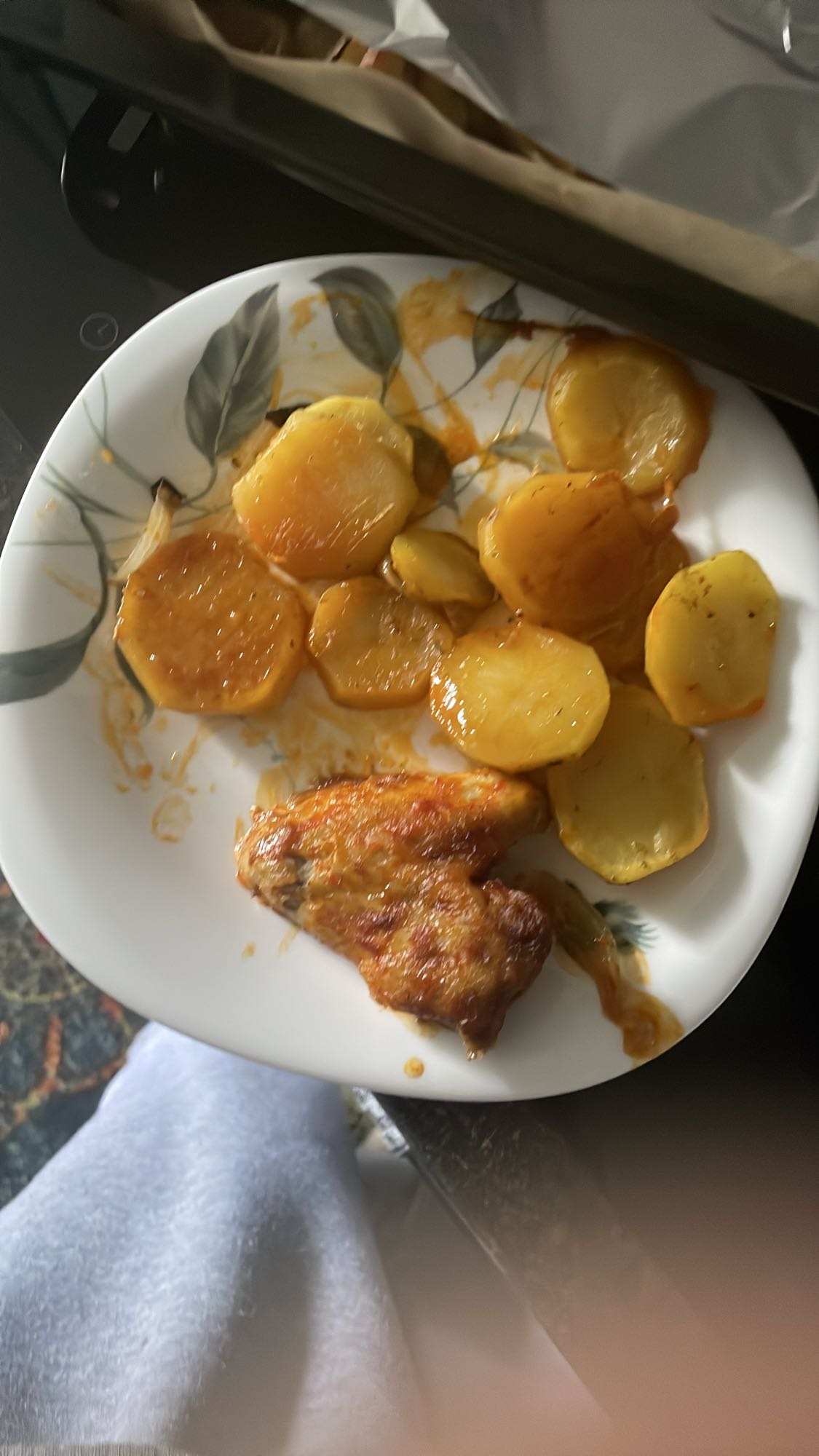 Kartoffeln mit Hähnchenflügel