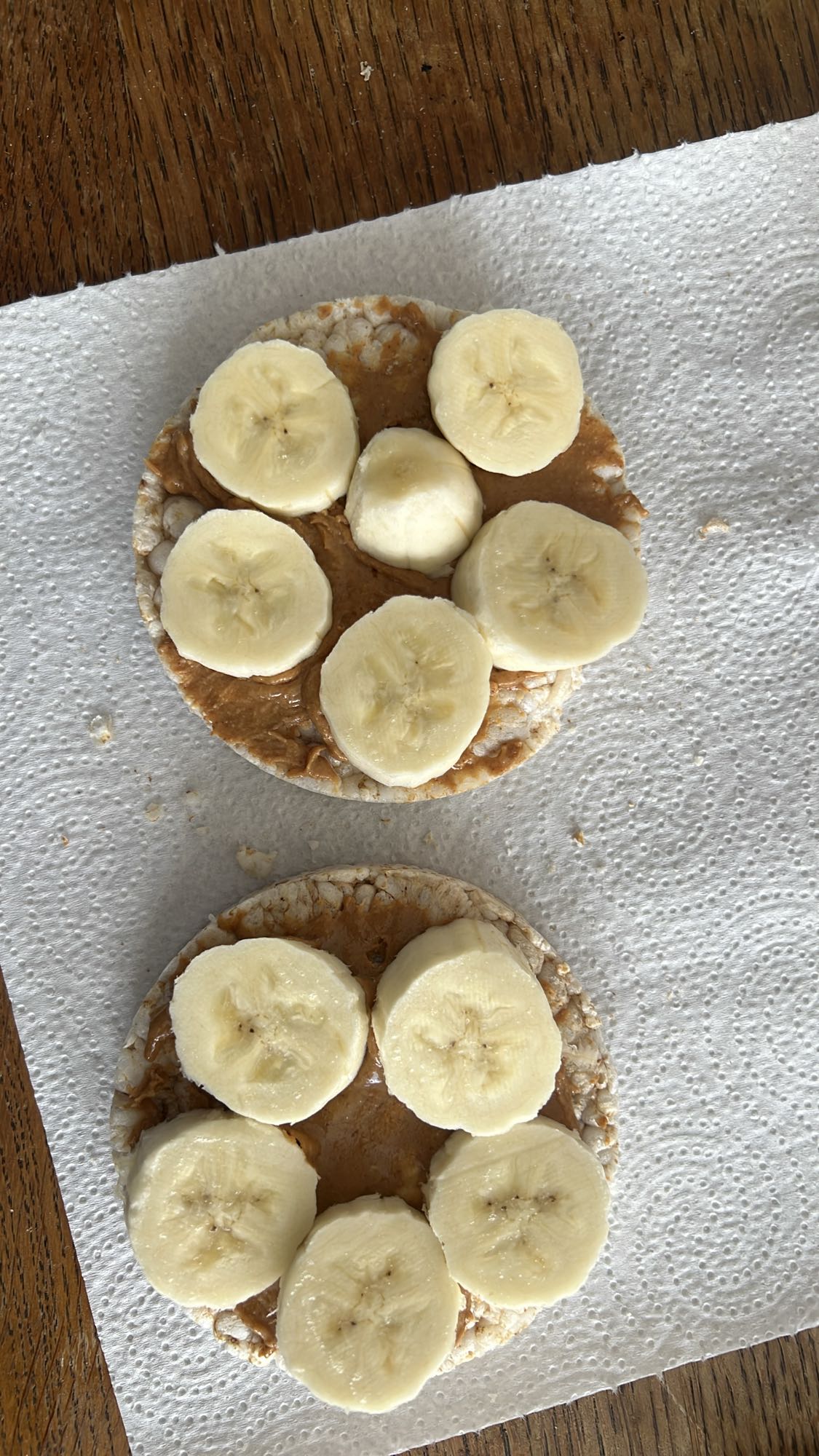 Rice cakes with banana PB