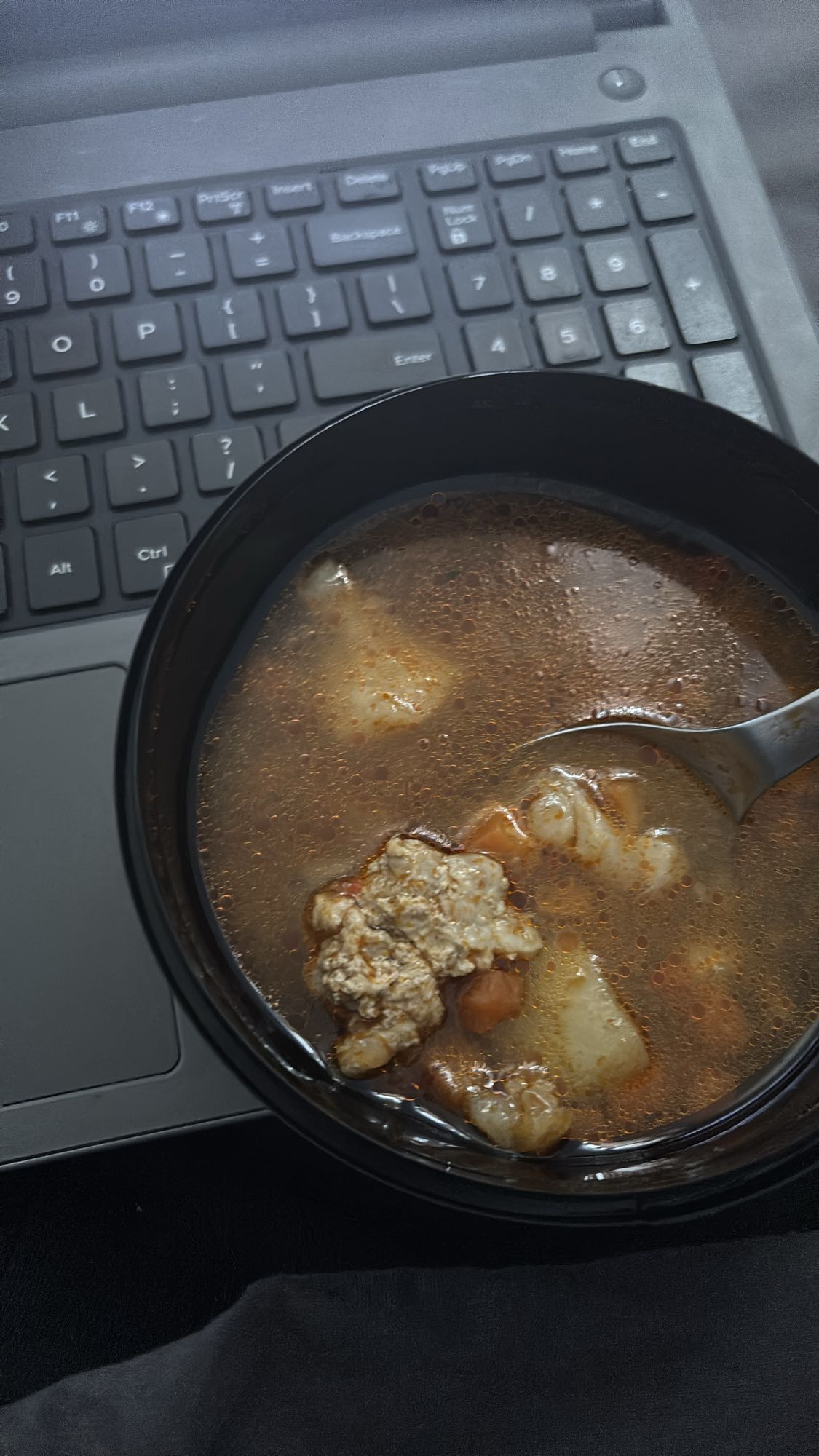 Húsleves darált hússal