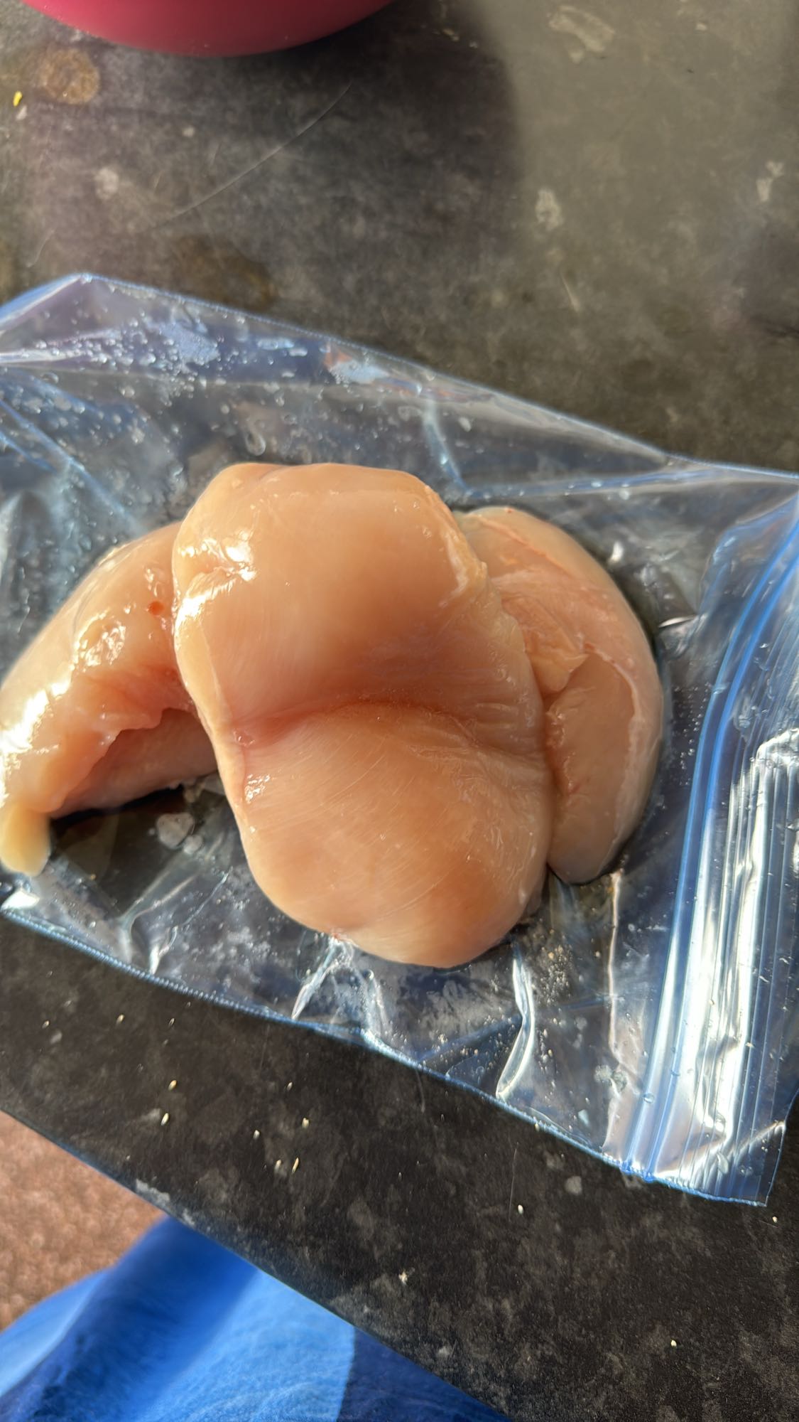 Pechuga de pollo cruda