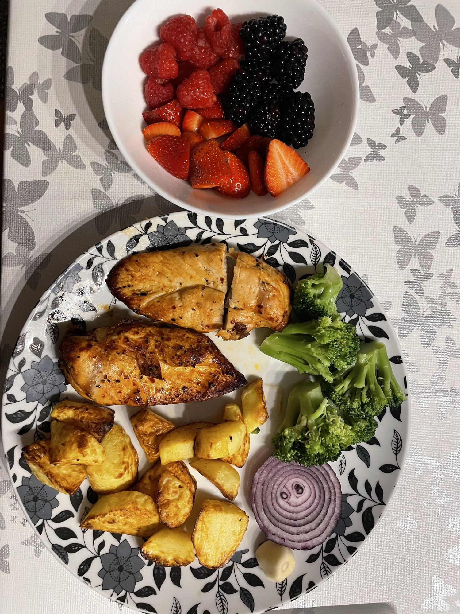 Gegrilltes Hähnchen & Beeren