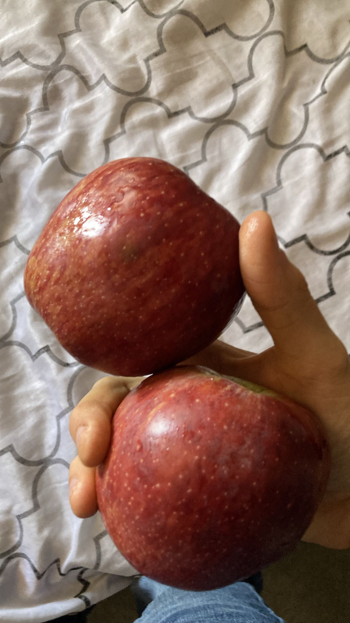 Dos manzanas rojas