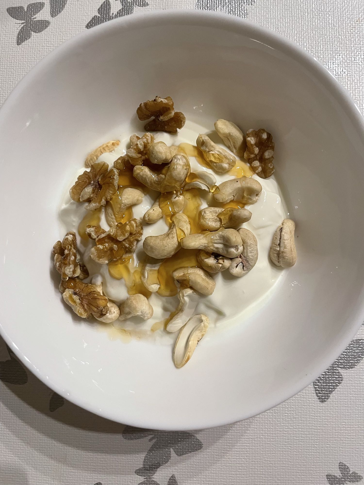 Yoğurtlu kuruyemiş ve bal