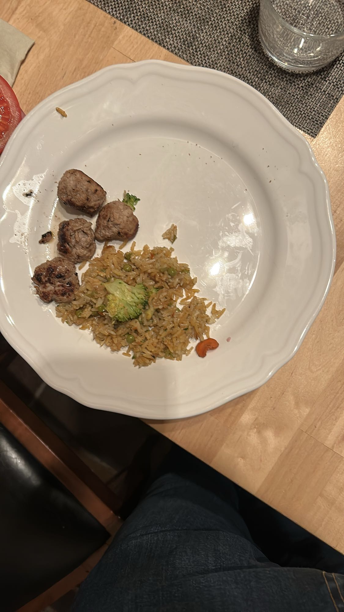 Köttbullar med stekt ris