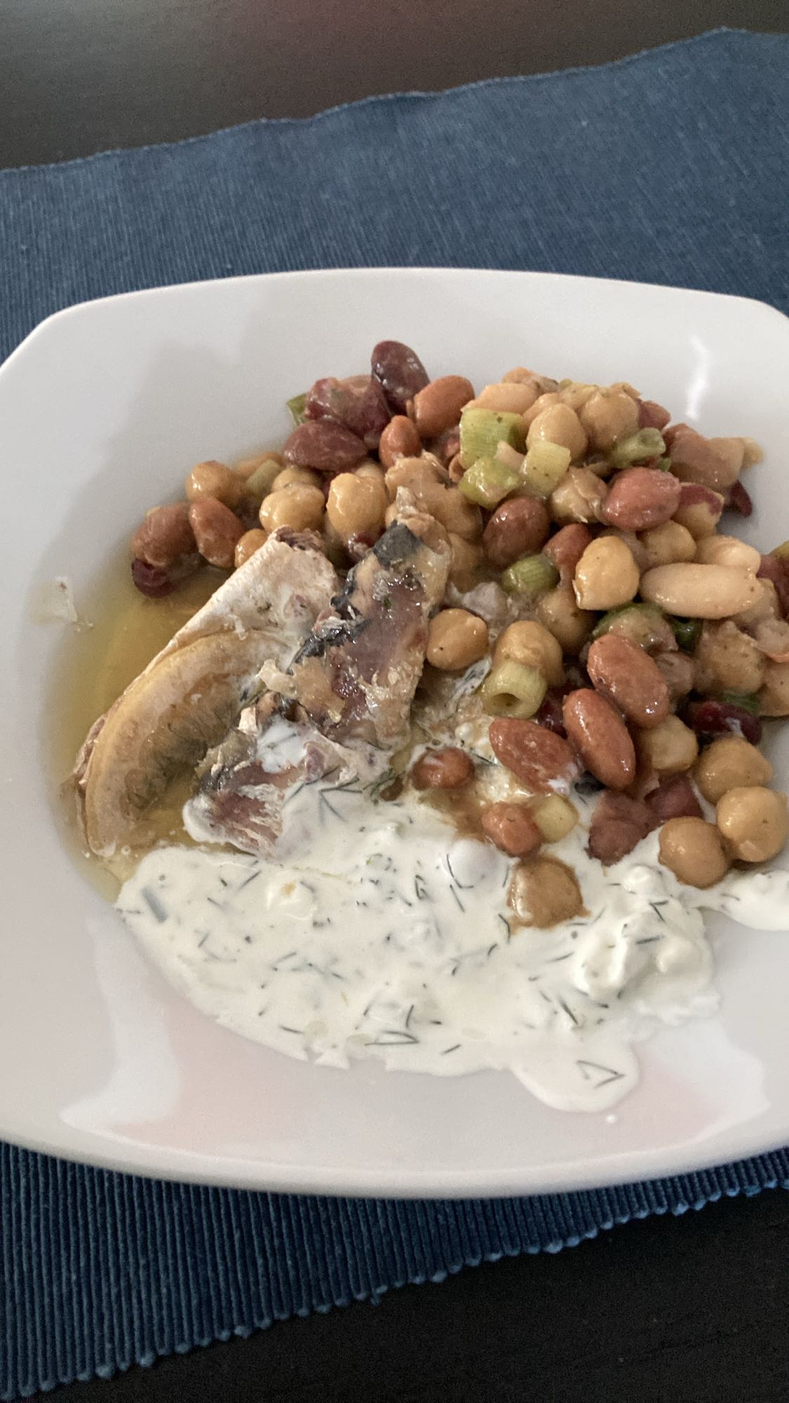 Bönsallad med Eva sardiner med citron