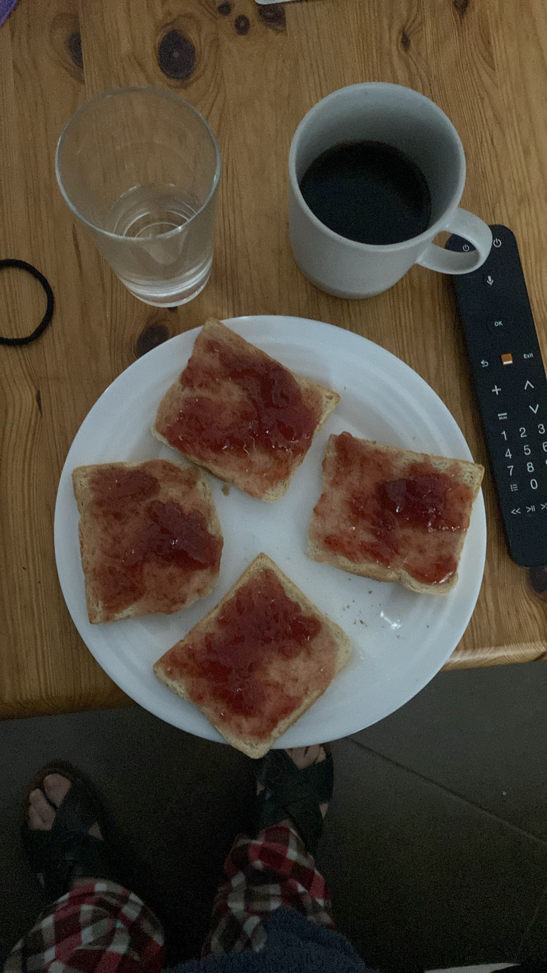 Toast met jam en koffie