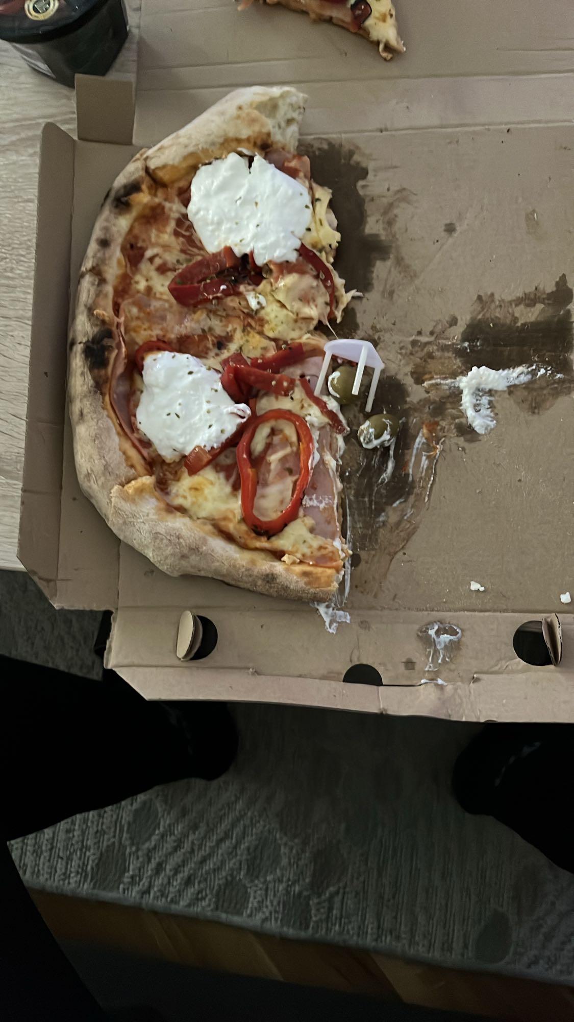 Pizza s paprikom i sirom