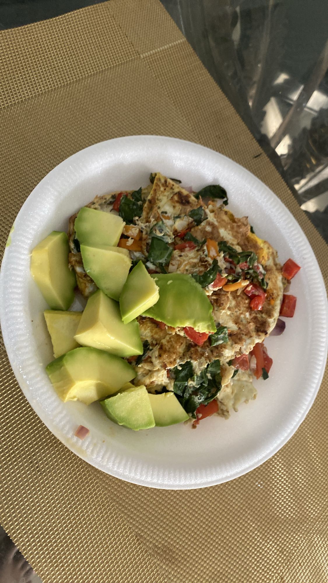 Omelette con aguacate