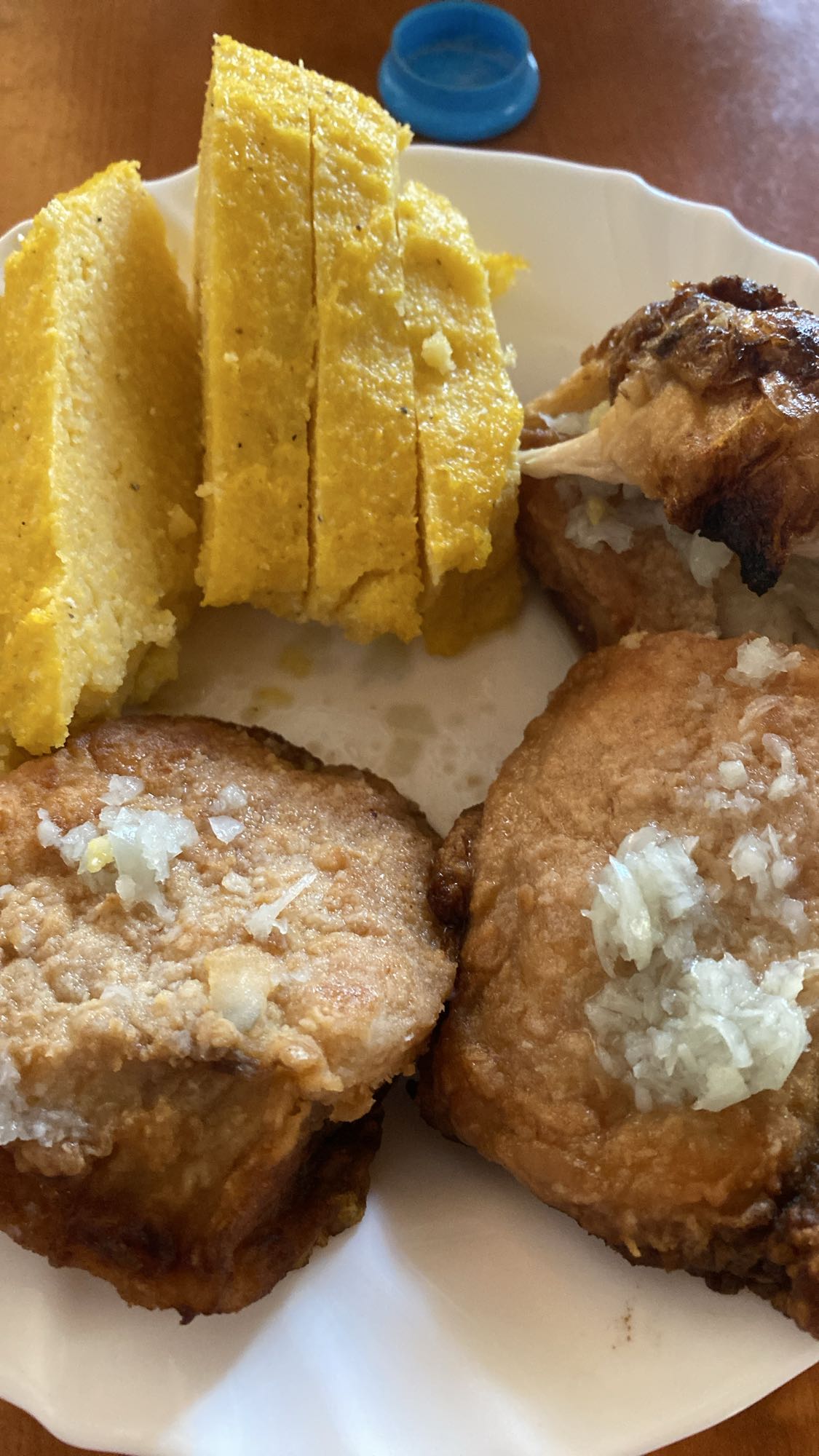 Mamaliga cu carne prajita