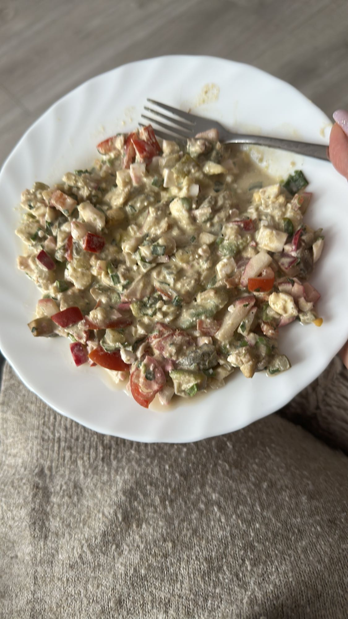 Sałatka warzywna z twarogiem