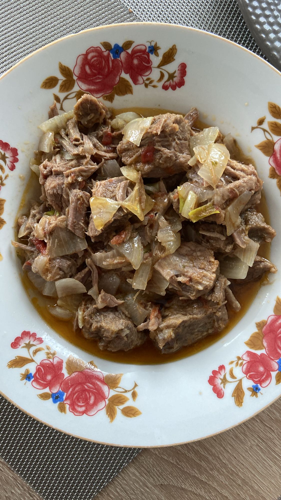 Tocană de vită cu ceapă