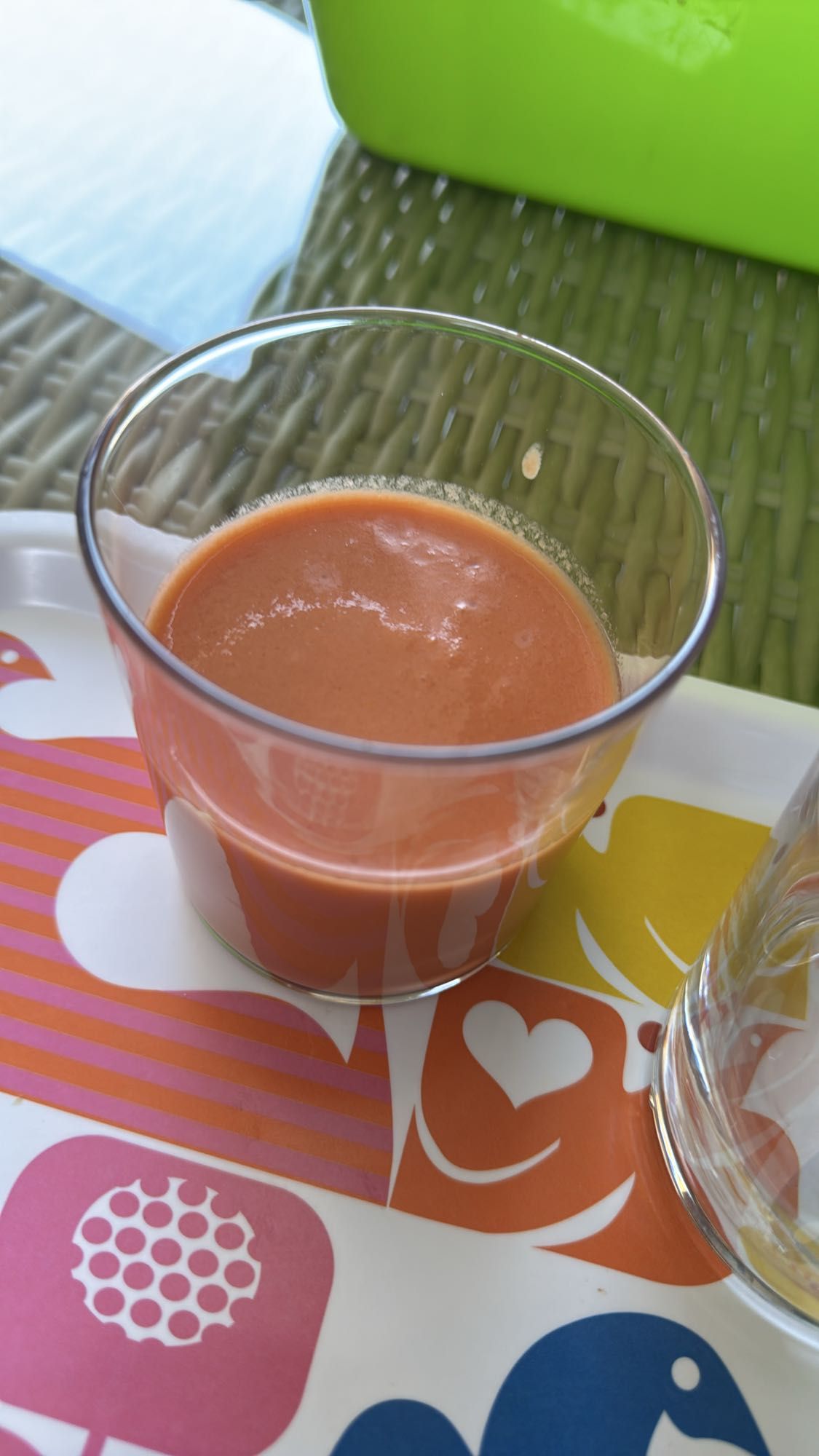 Jugo de zanahoria y fruta