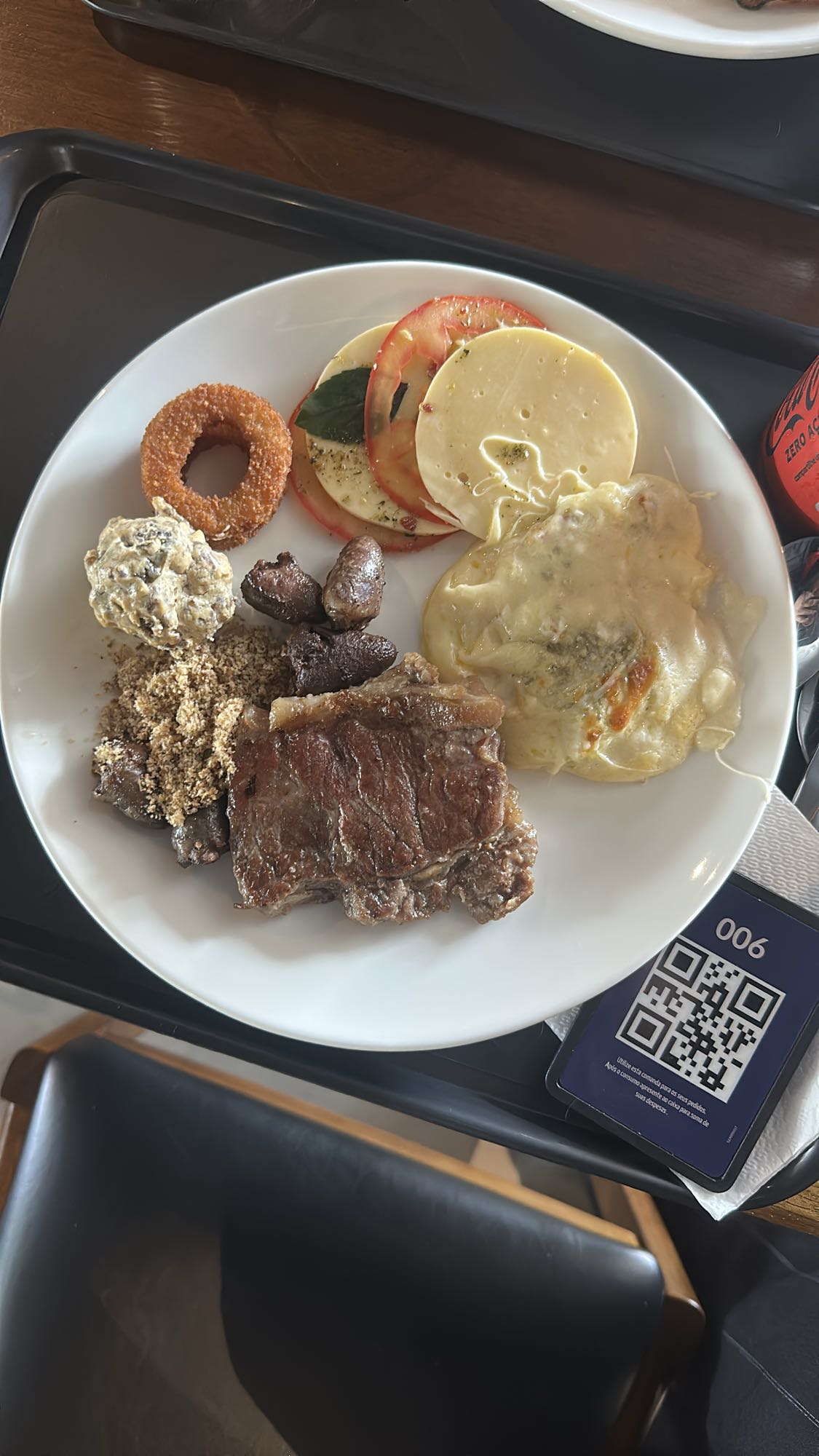 Prato variado com carne