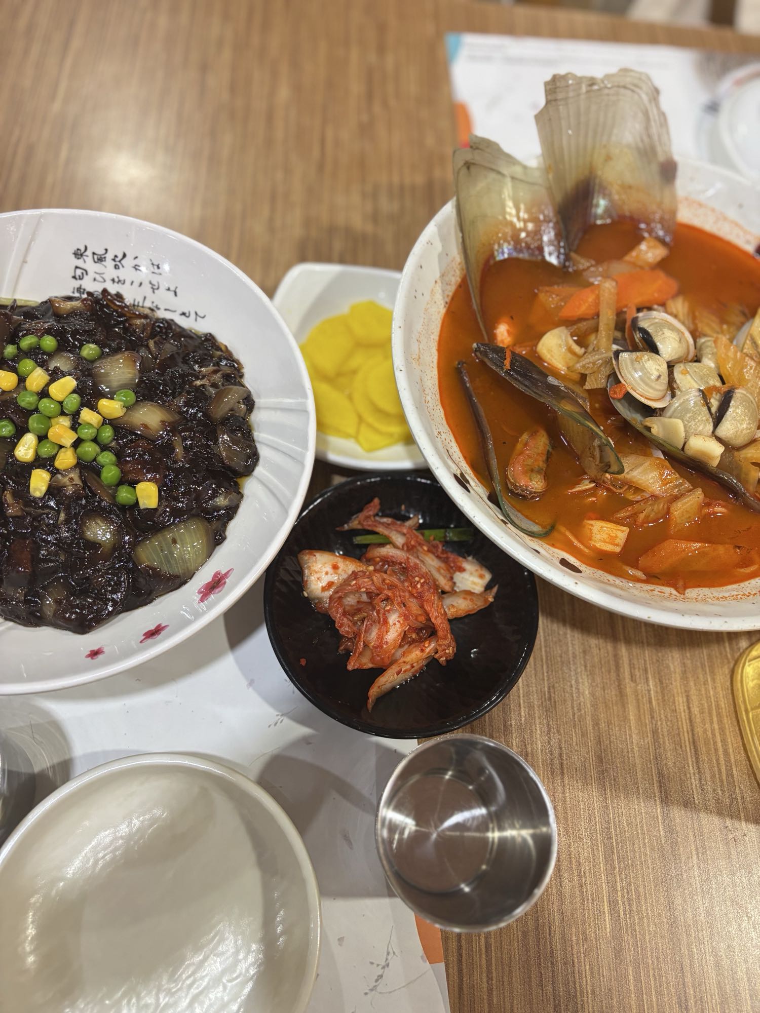 Jajangmyeon and Jjamppong