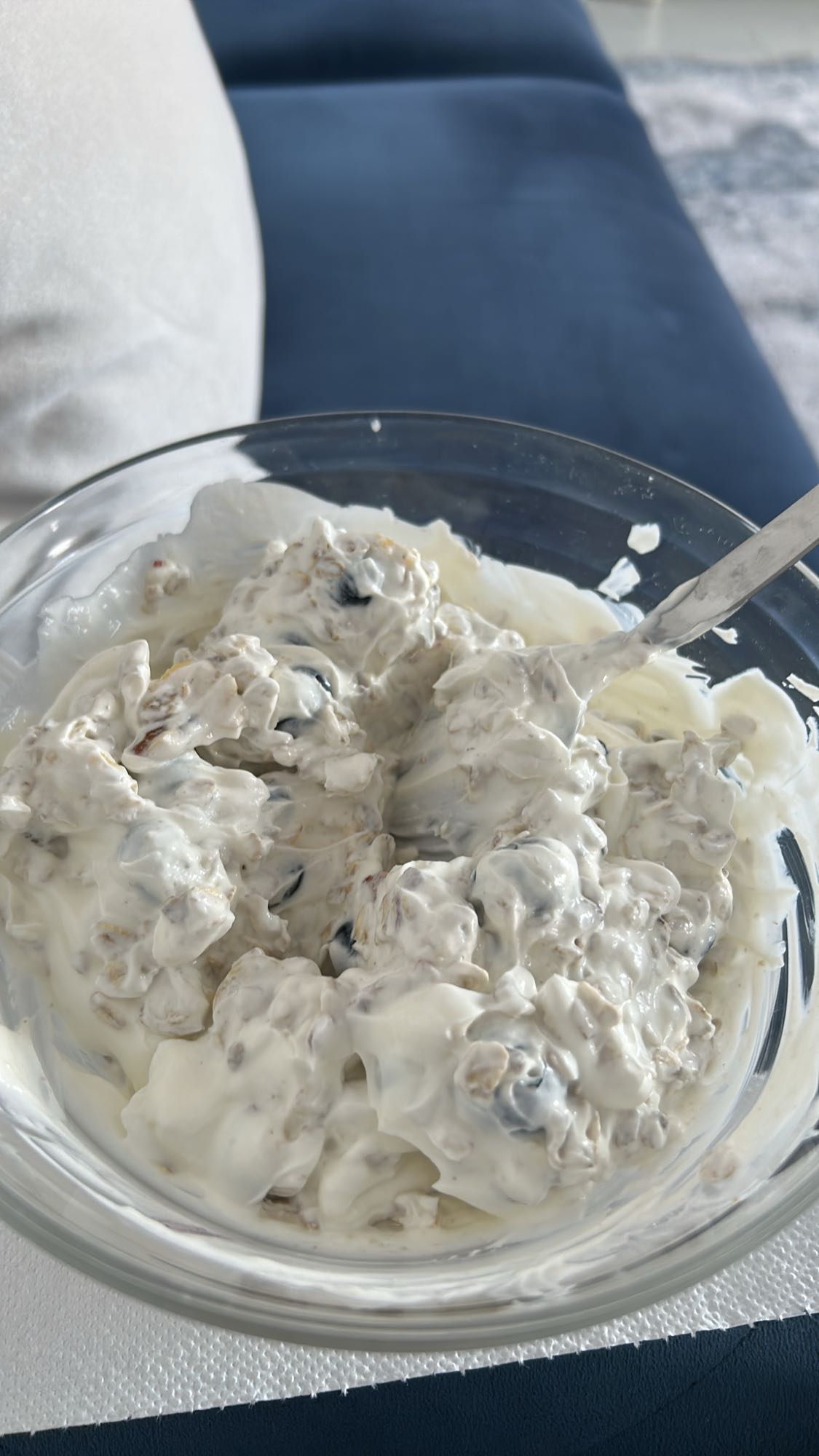 Yoğurtlu yulaf karışımı