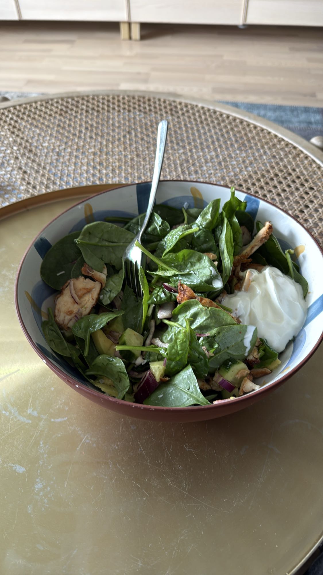 Kycklingsallad med yoghurt