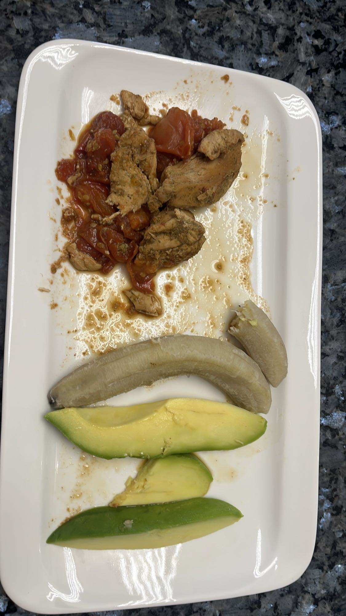 Pollo con plátano y aguacate