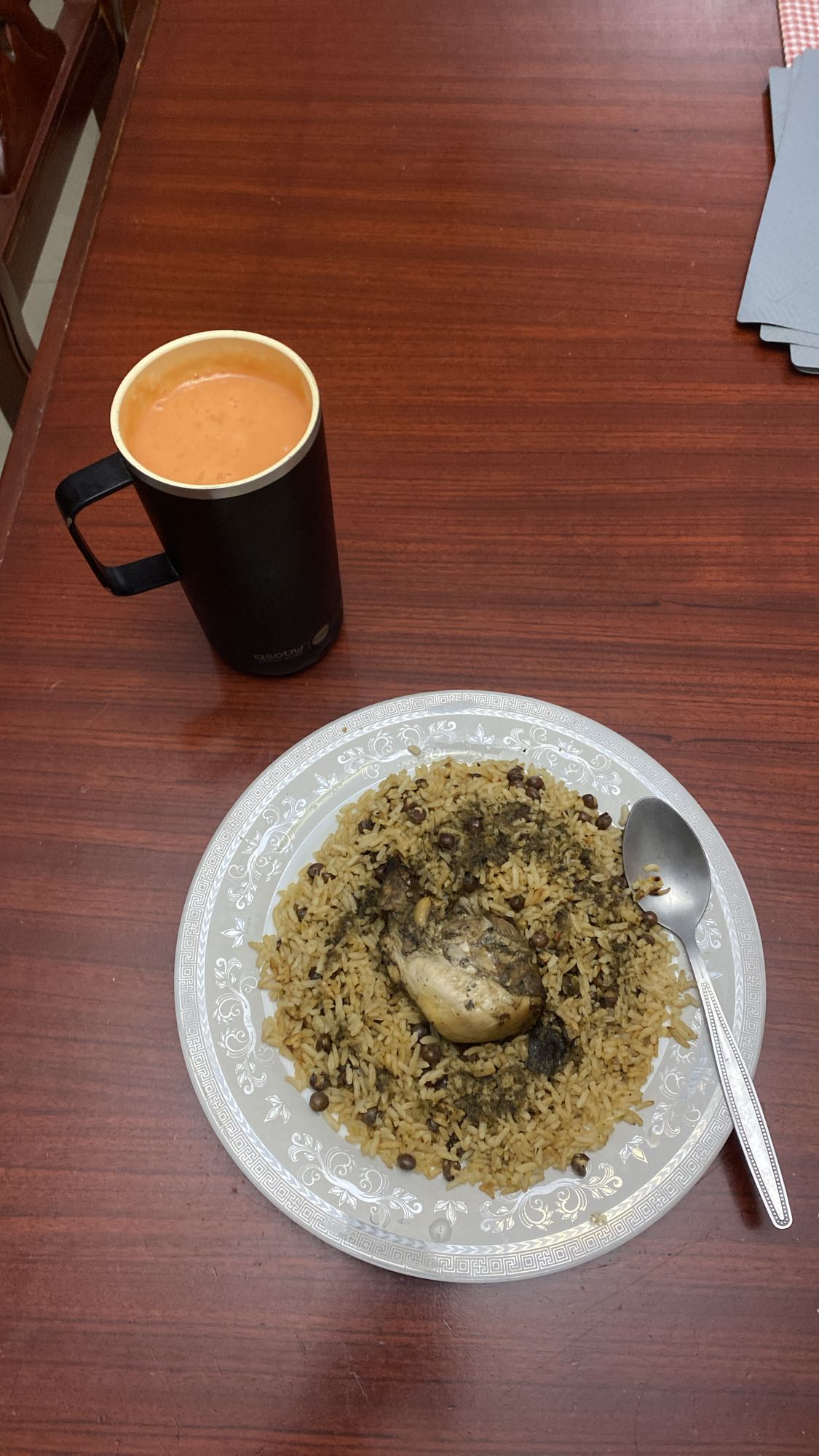 Arroz con pollo y jugo