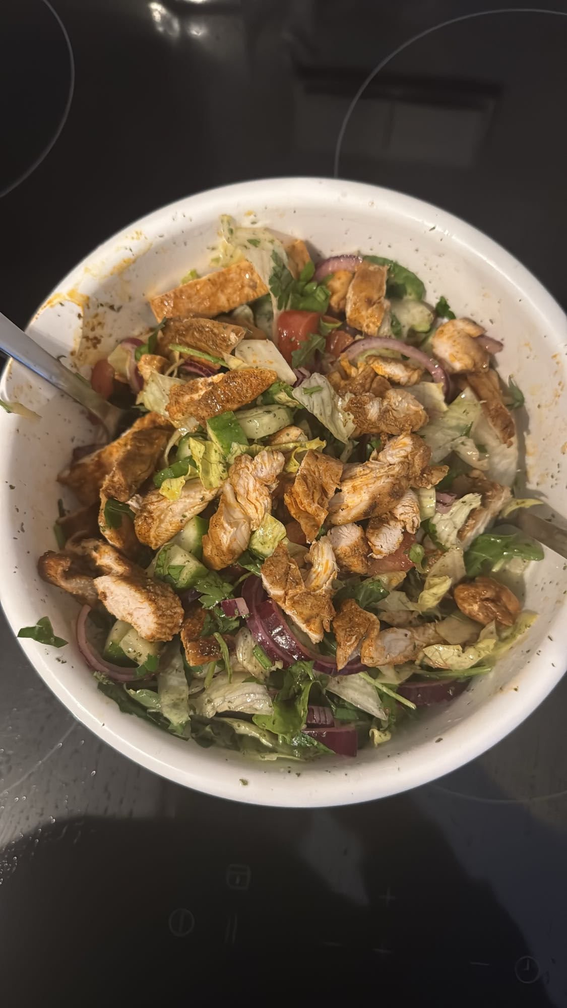 Hähnchen-Gemüse-Salat