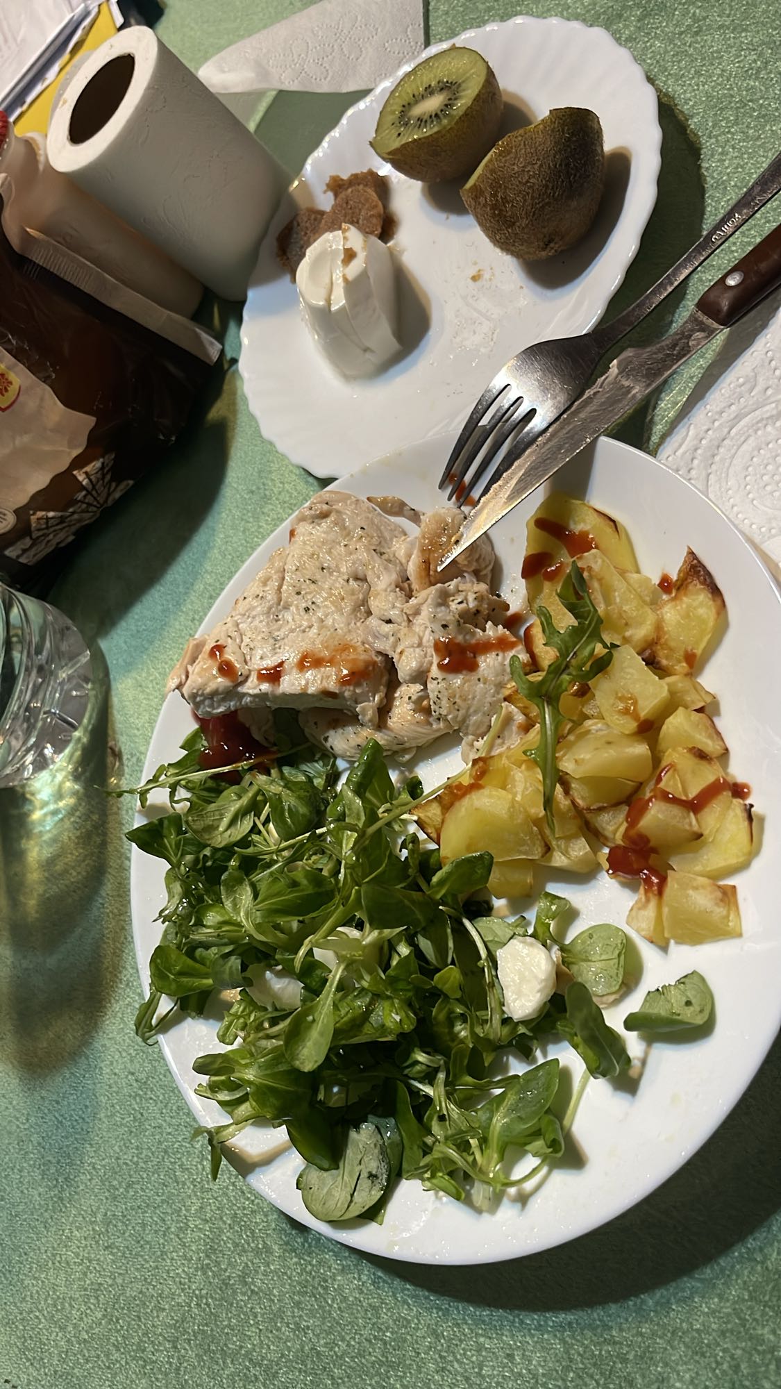 Pollo con papas y ensalada